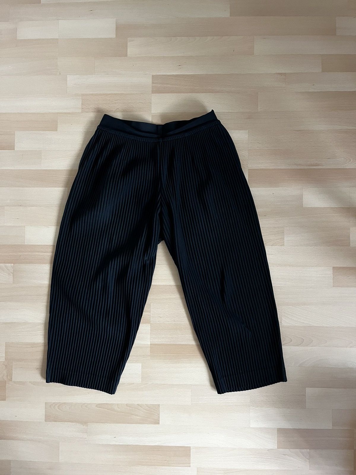 HOMME PLISSÉ ISSEY MIYAKE サイズ3 BASICS – ISSEY MIYAKE ONLINE STORE