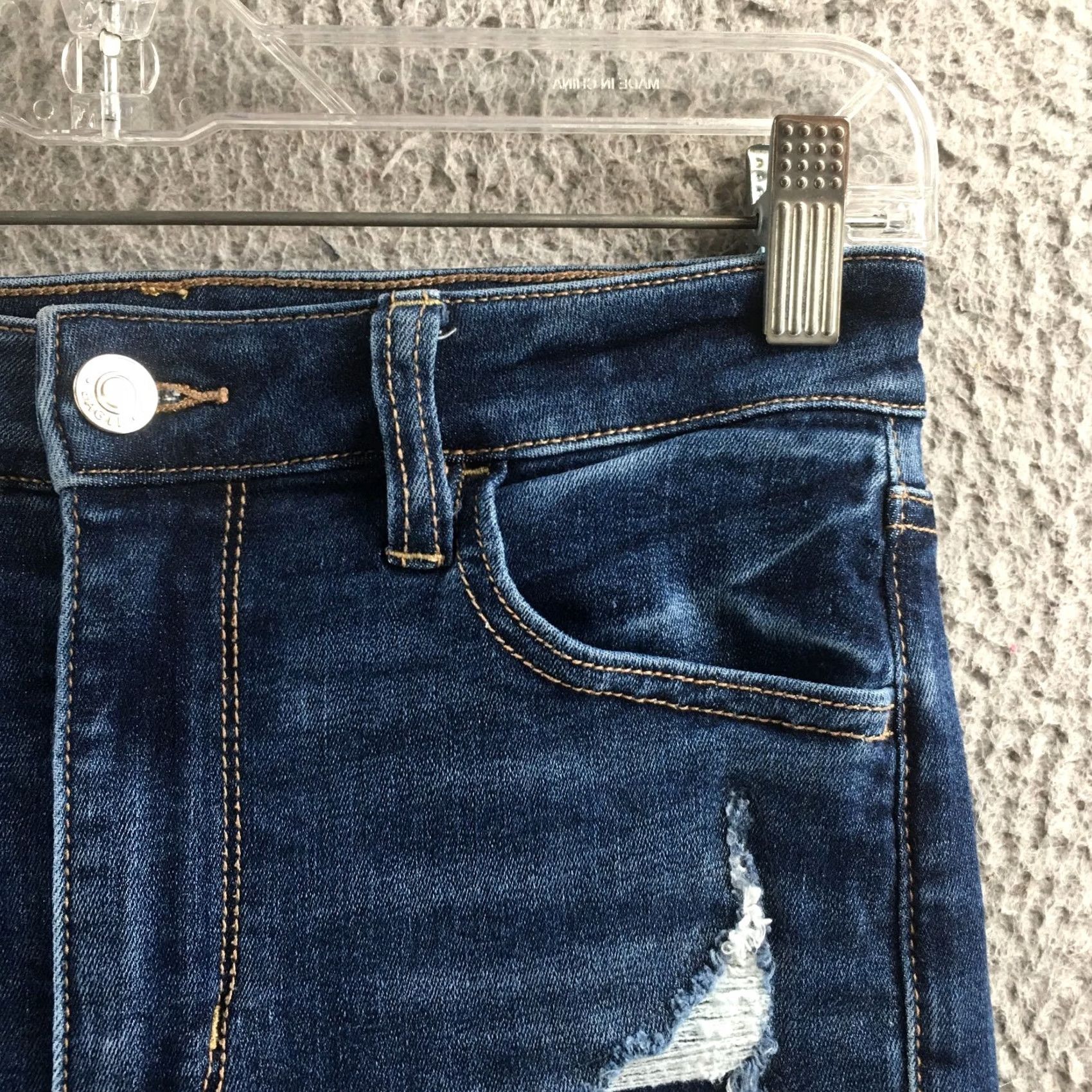 American Eagle Outfitters American Eagle Jeans Womens 2 Blue Skinny Distressed Ripped Frayed Hem Denim Shirt? Size 26" / US 2 / IT 38 - 4 Thumbnail