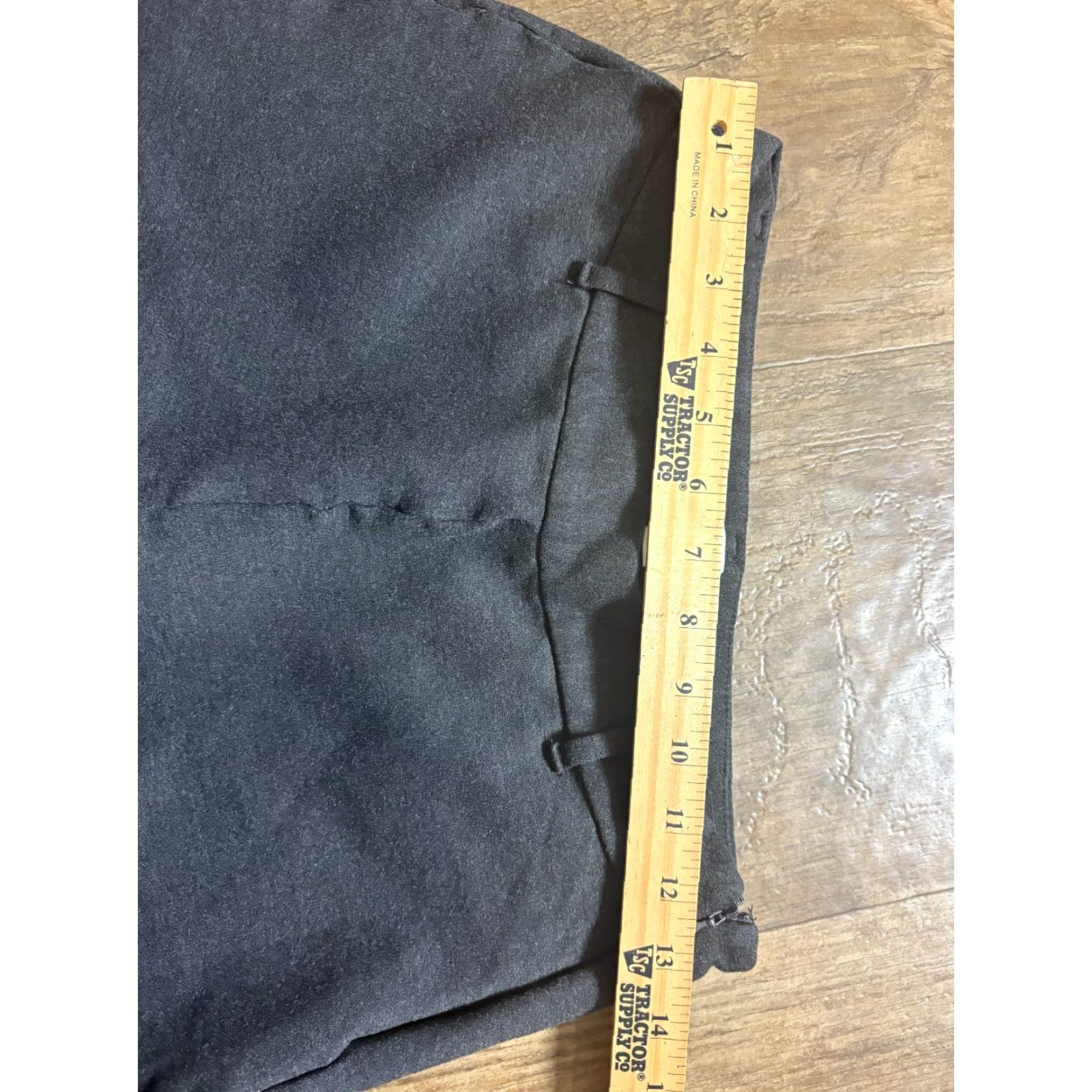 J.Crew **J. CREW Women's Size 6 Black Tapered Chino Pants** User: J. CREW Women's Size 6 Black Tapered Chino Pants Zippered Leg Size 28" / US 6 / IT 42 - 3 Thumbnail