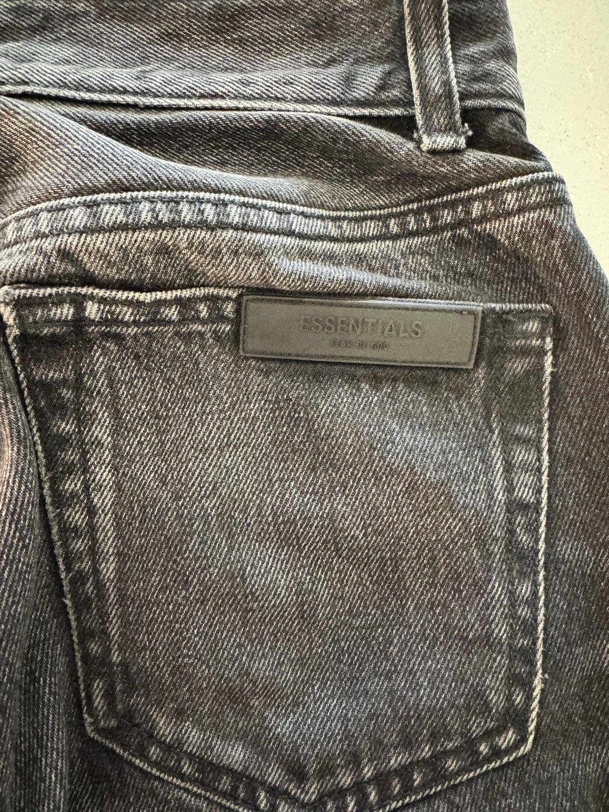 Essentials Fear Of God Essentials 5 Pocket Jean Black Size US 26 / EU 42 - 8 Thumbnail