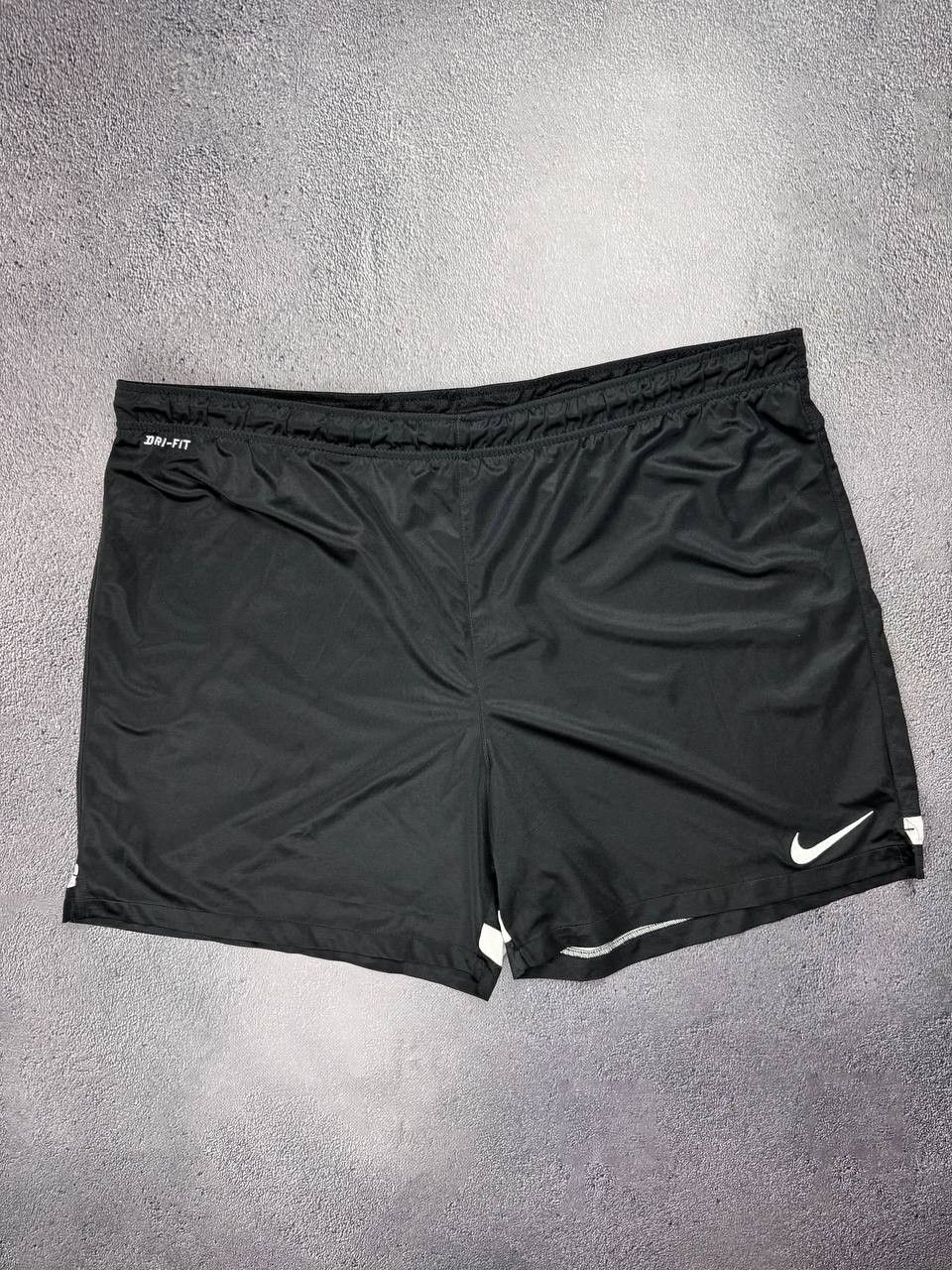 Nike Vintage Nike y2k black shorts Size XL Size US 38 / EU 54 - 1 Thumbnail