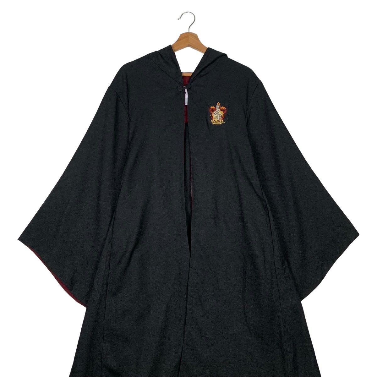 Universal Studios HARRY POTTER GRYFFINDOR CLOAK / CAPE #0235-C11 Size US M / EU 48-50 / 2 - 4 Thumbnail