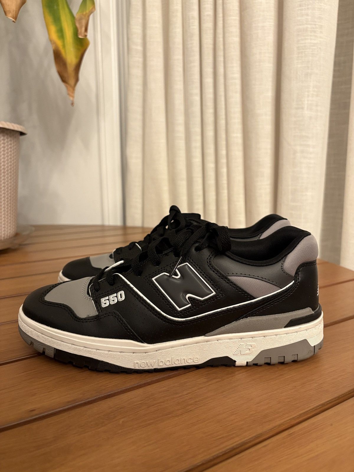 New Balance New Balance 550 Grey Black Size US 10 / EU 43 - 2 Thumbnail