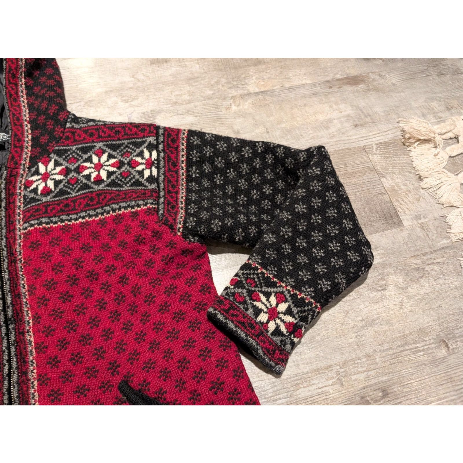 Vintage VINTAGE Icelandic Design Wool Full Zip Lined Hooded Jacket Womens M Red Fair Isle Wool Jacket - Designer, Casual, Travel, Short Sleeve? Size M / US 6-8 / IT 42-44 - 3 Thumbnail