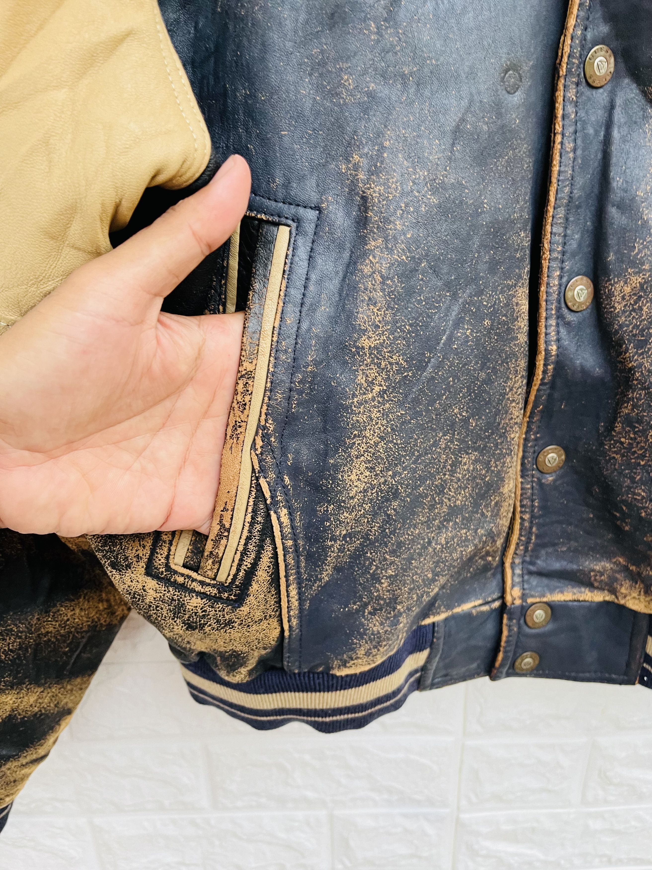 Guess Vintage Guess Hip Hop Streetwear FashionStyle Leather Jacket Size US L / EU 52-54 / 3 - 9 Thumbnail