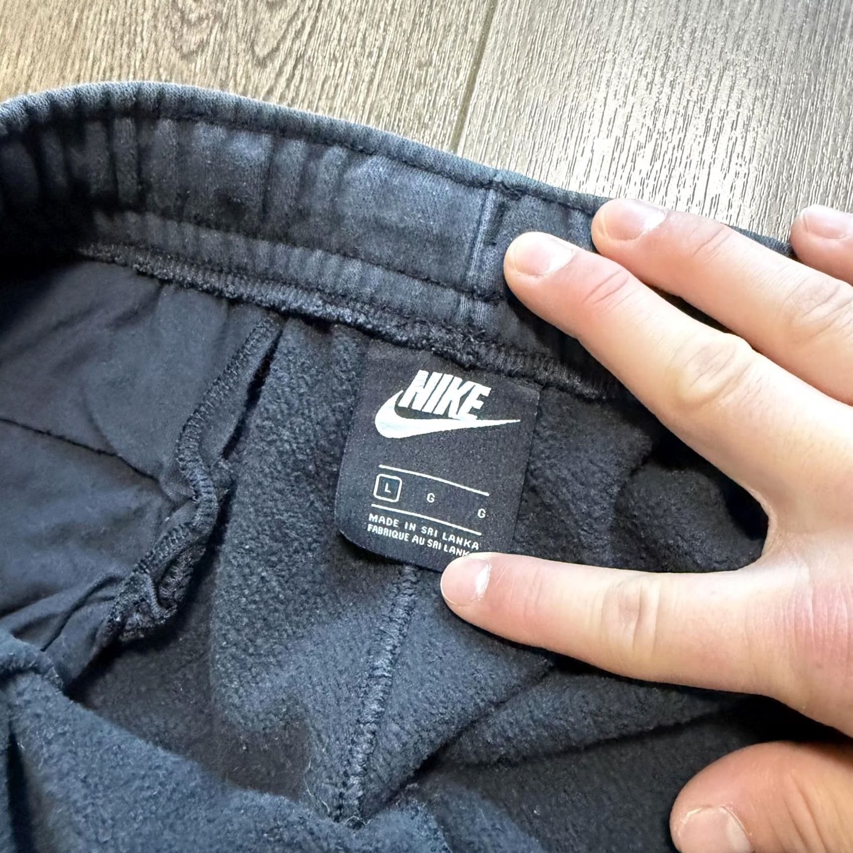 Nike Y2K Baggy Nike Sweatpants Mens Large Black Elastic Waist Pockets Swoosh Logo Size US 33 - 4 Thumbnail