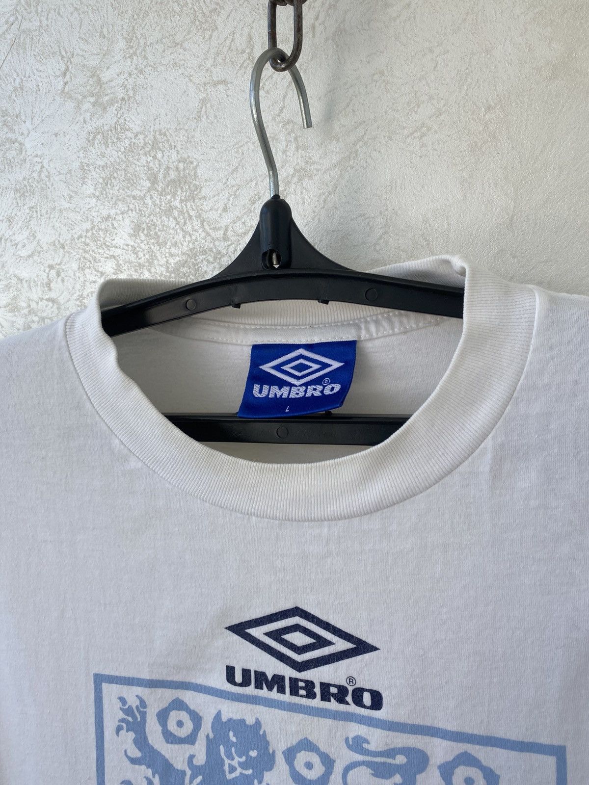 Umbro Vintage 90s England Umbro 3Lions Soccer Football T Shirt Size US L / EU 52-54 / 3 - 8 Thumbnail