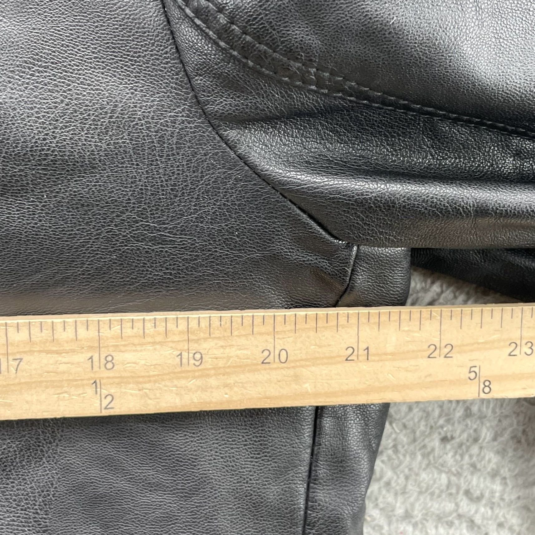Levi's Levi's Hooded Vegan Leather Jacket Men's Medium Insulated Moto Streetwear Bomber Jacket Adult Regular Black 90s Western Repurposed? Size US M / EU 48-50 / 2 - 4 Thumbnail