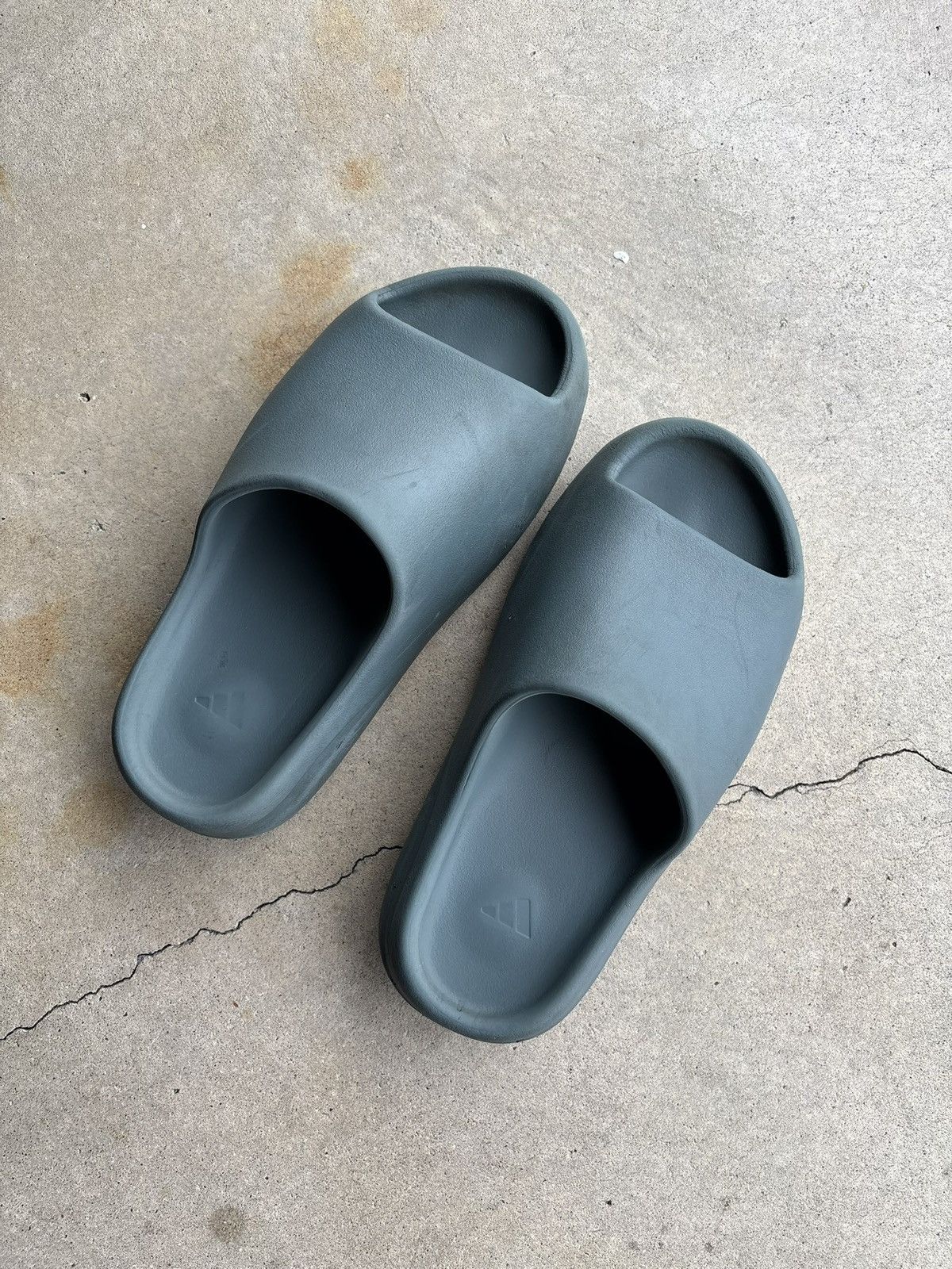 Yeezy Authentic Yeezy Slides Kanye West Slate Colourway Size US 9 / EU 42 - 1 Thumbnail
