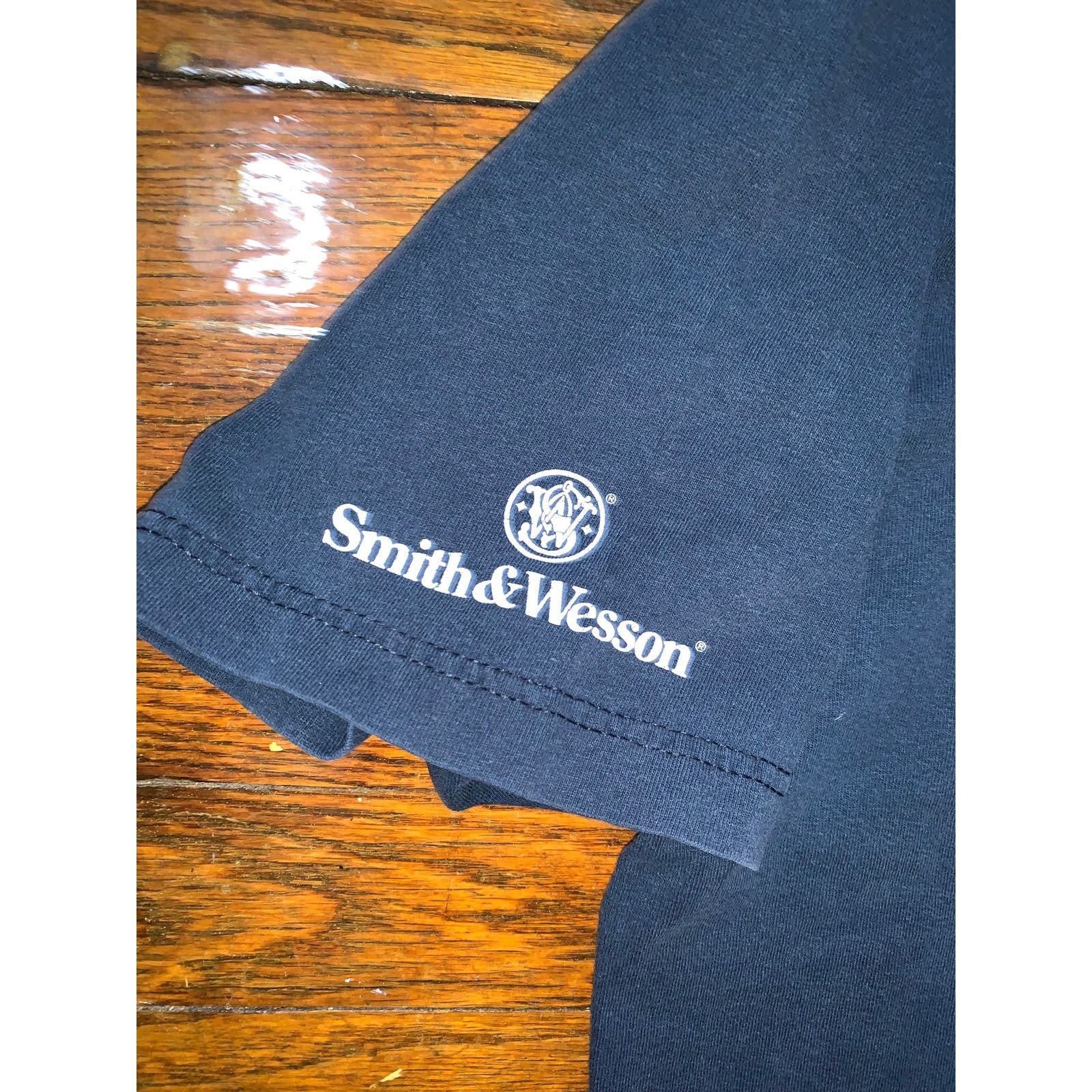 Other Smith & Wesson Iconic Logo T-Shirt Mens Large Navy Blue Size US L / EU 52-54 / 3 - 4 Thumbnail