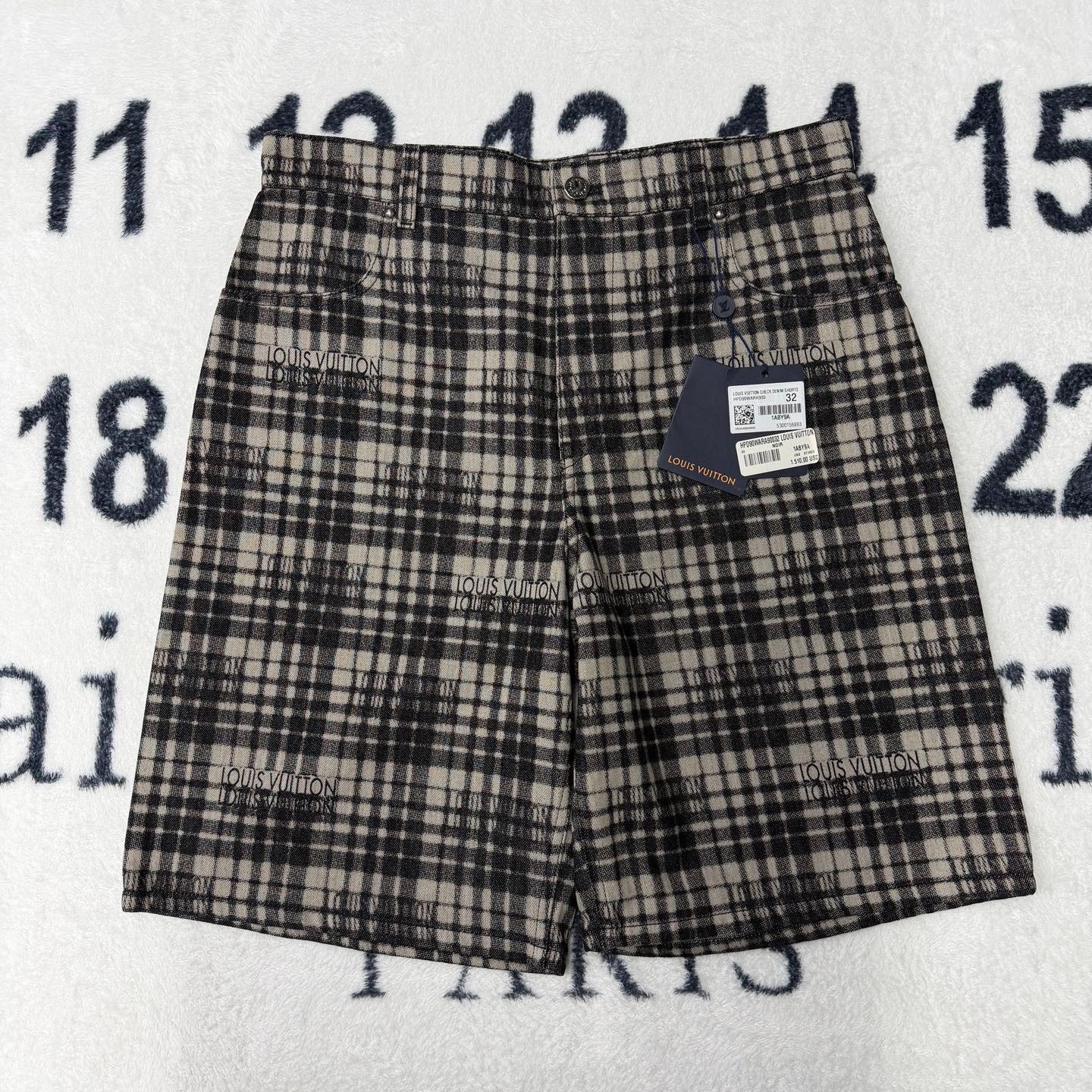 Louis Vuitton Louis Vuitton Checkered Black Casual Pants 28 Men Size US 28 / EU 44 - 1 Thumbnail