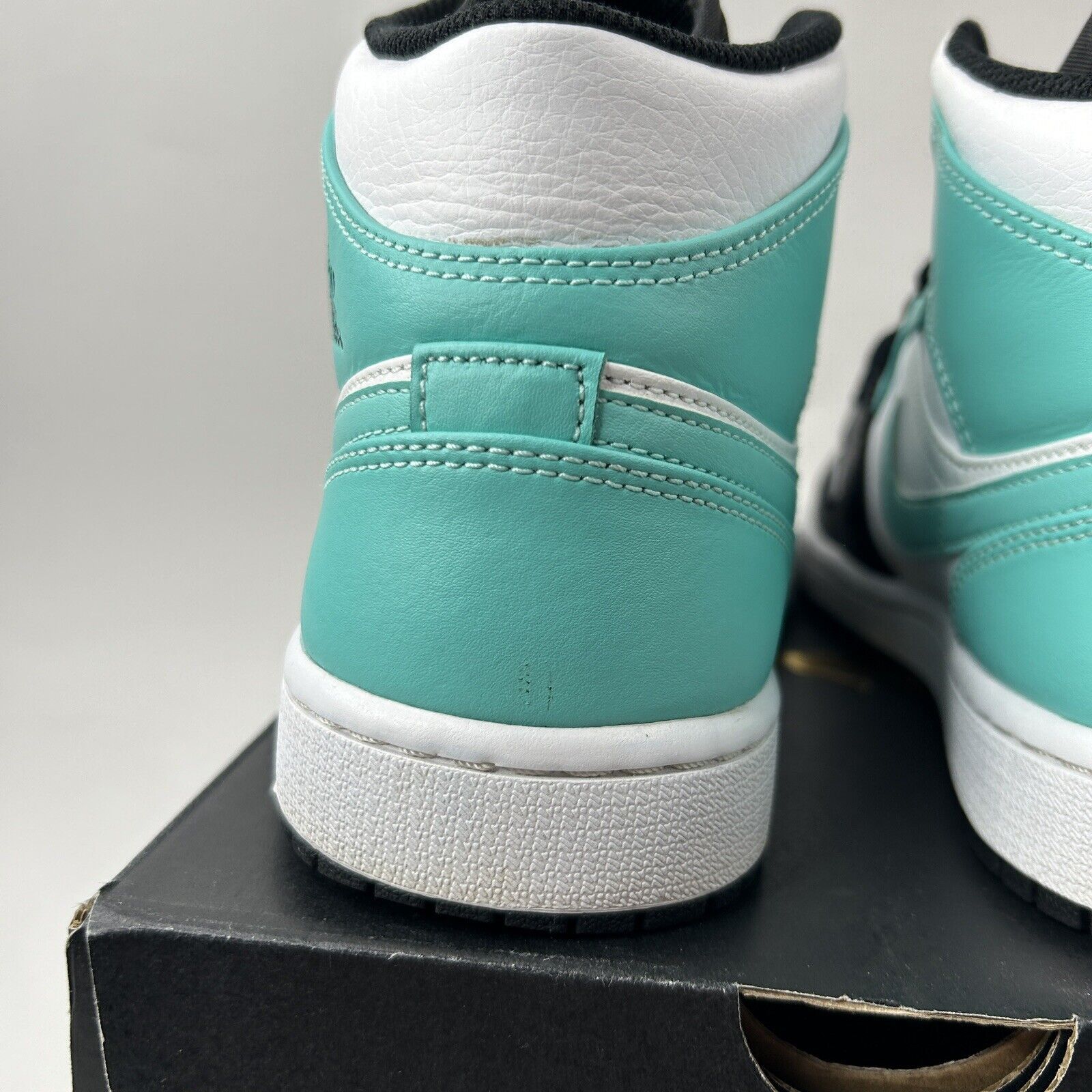 Nike Nike Air Jordan 1 Mid Retro “Tropical Twist” 2024 Size US 9 / EU 42 - 8 Thumbnail