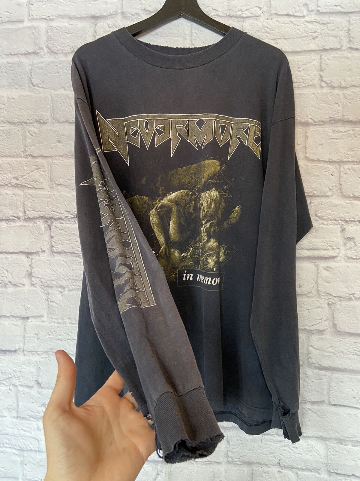 (XL) VINTAGE THRASHED NEVERMORE METAL LONGSLEEVE