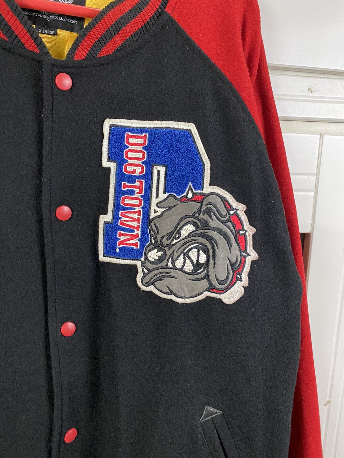 Dogtown ✅️DOG TOWN SKATEBOARD VARSITY BIG LOGO Size US XL / EU 56 / 4 - 5 Thumbnail