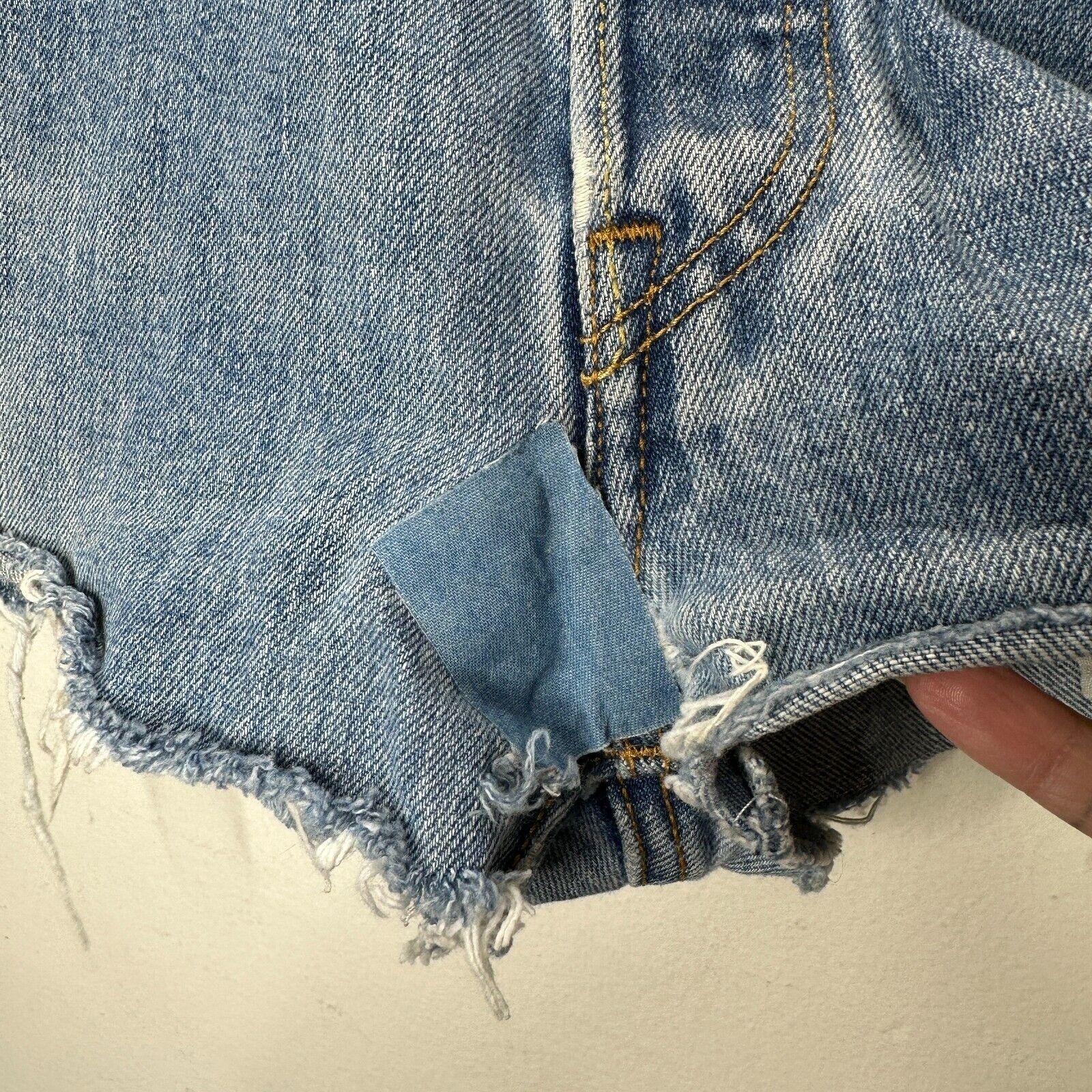 Levi's Levis 501 Med Blue Wash Button Fly Distress Raw Hem Short 34 Size 34" / US 12 / IT 48 - 4 Thumbnail