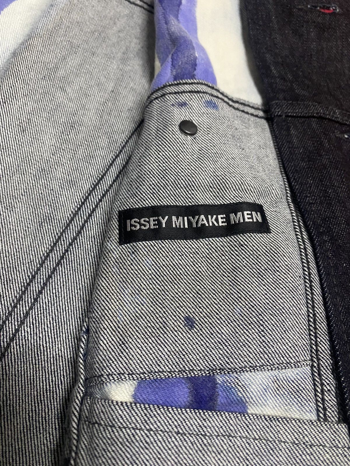 Issey Miyake Rare! Issey Miyake Men SS04 Hand Painted Print Denim Jacket Size US M / EU 48-50 / 2 - 11 Thumbnail