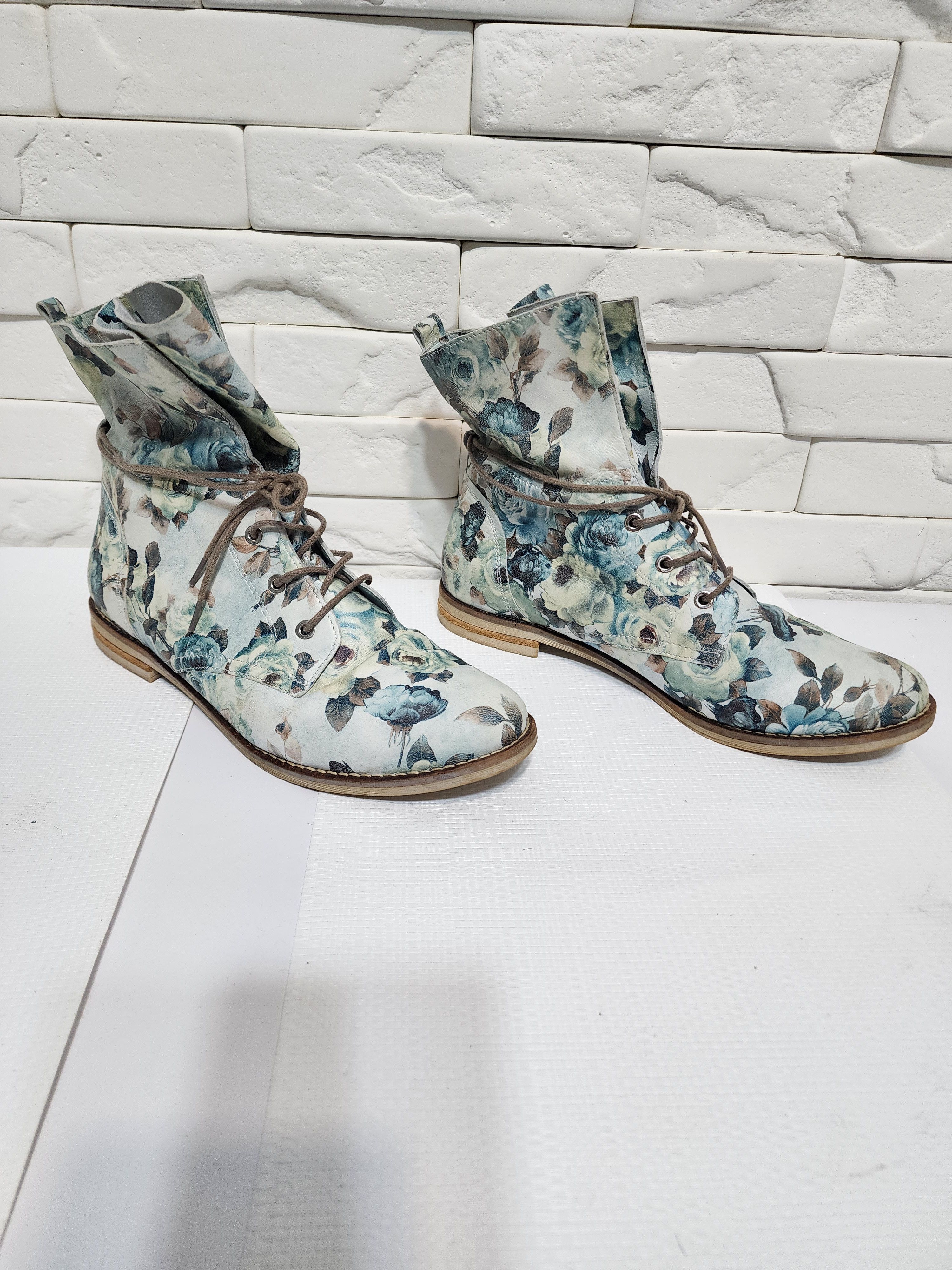 Other Green Leather Boots: Women's Style Shoes, Size US 9 / IT 39 - 3 Thumbnail