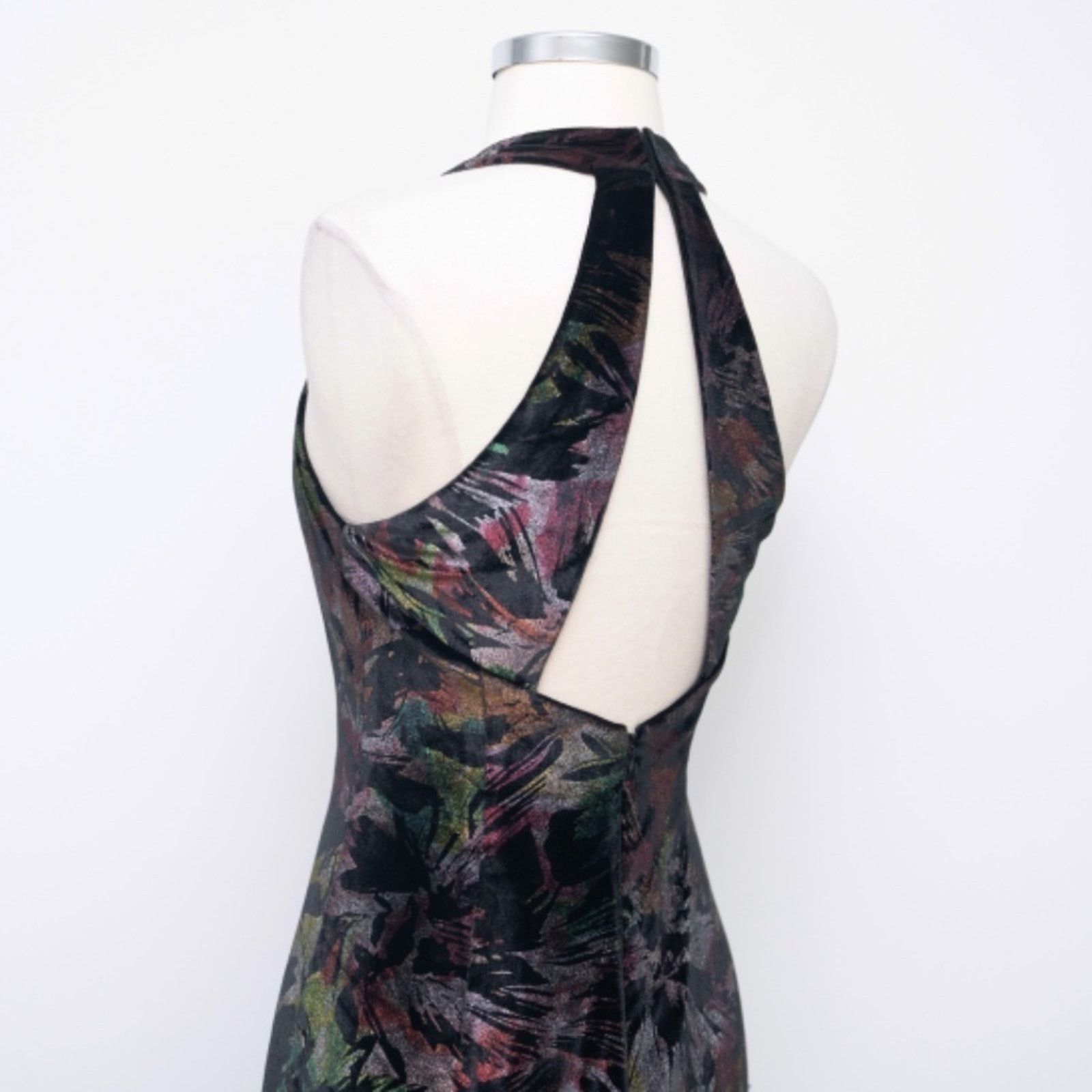 Dress the Population Dress The Population. Abstract Leaf Print Velvet gown. Size XS / US 0-2 / IT 36-38 - 10 Thumbnail