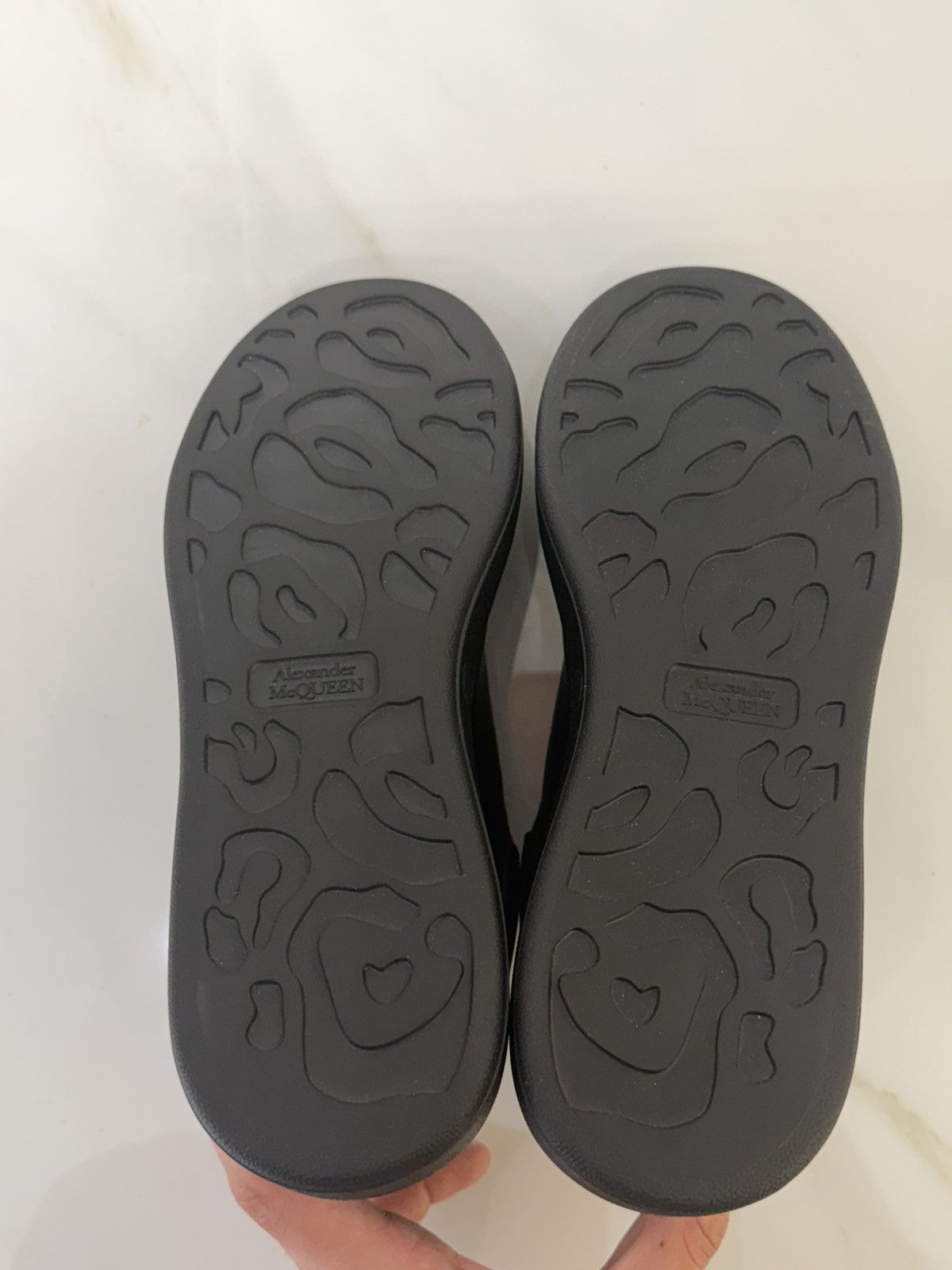 Alexander McQueen Alexander McQueen Oversized Triple Black Leather Size 41 Size US 8 / EU 41 - 7 Thumbnail