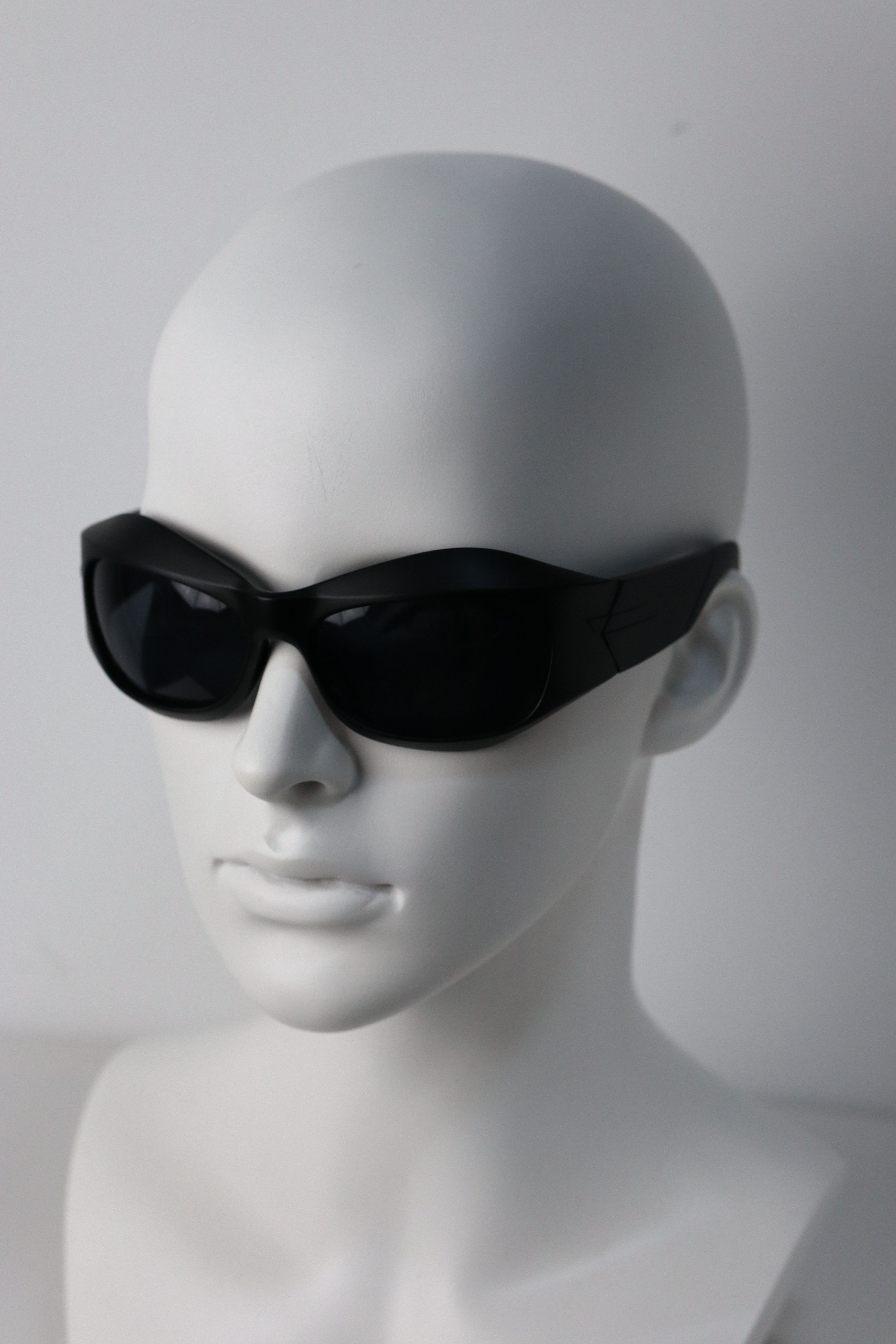 Japanese Brand Y2k Avant Garde Futuristic Black Sunglasses Unisex OS Size ONE SIZE - 8 Thumbnail