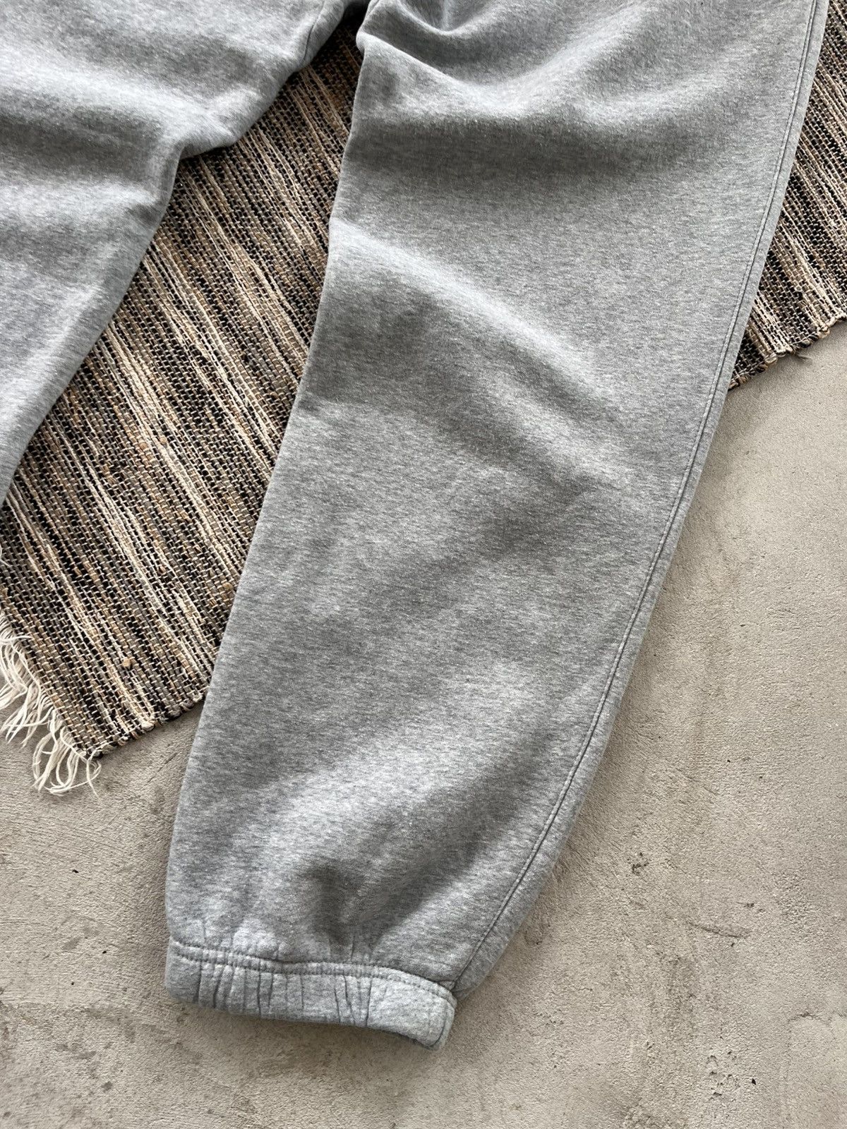 Nike Vintage Nike Grey Y2K Oversize Wide Sweatpants Joggers Size US 38 / EU 54 - 10 Thumbnail