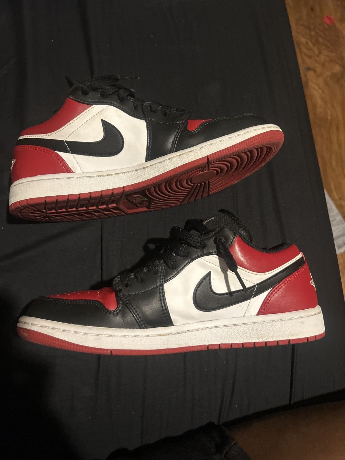 Nike Air jordan 1 bred toes Size US 8.5 / EU 41-42 - 1 Thumbnail