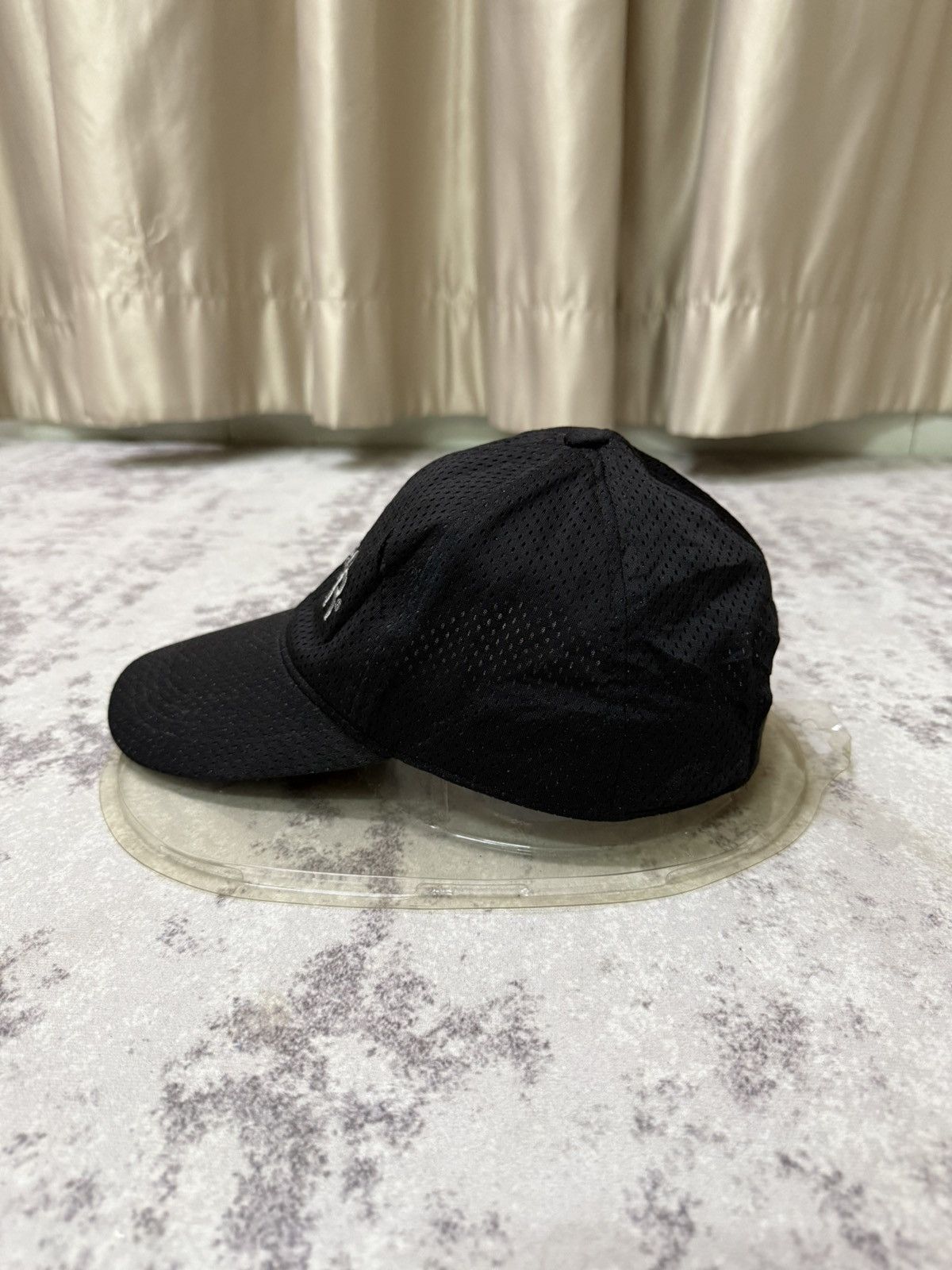 Vintage Outdoor Product Runinng Velcro Adjustable Cap Size ONE SIZE - 2 Thumbnail