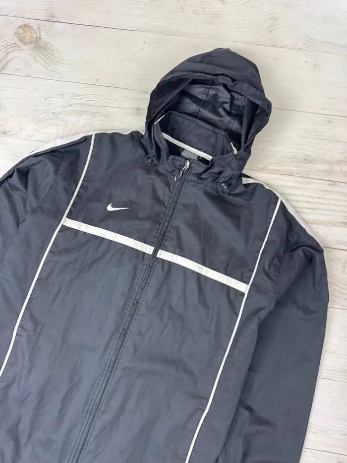 Nike Vintage Nike Nylon Windbreaker Track Jacket 00s Striped Y2K Size US L / EU 52-54 / 3 - 2 Thumbnail