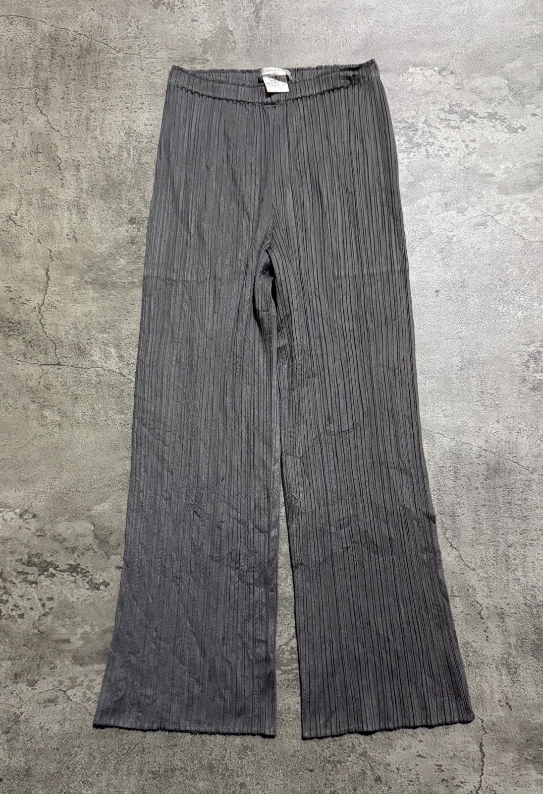 Pleats Please Issey Miyake Pleats Please Issey Miyake Charcoal Grey Trouser Size 24" / US 00 / IT 34 - 1 Thumbnail