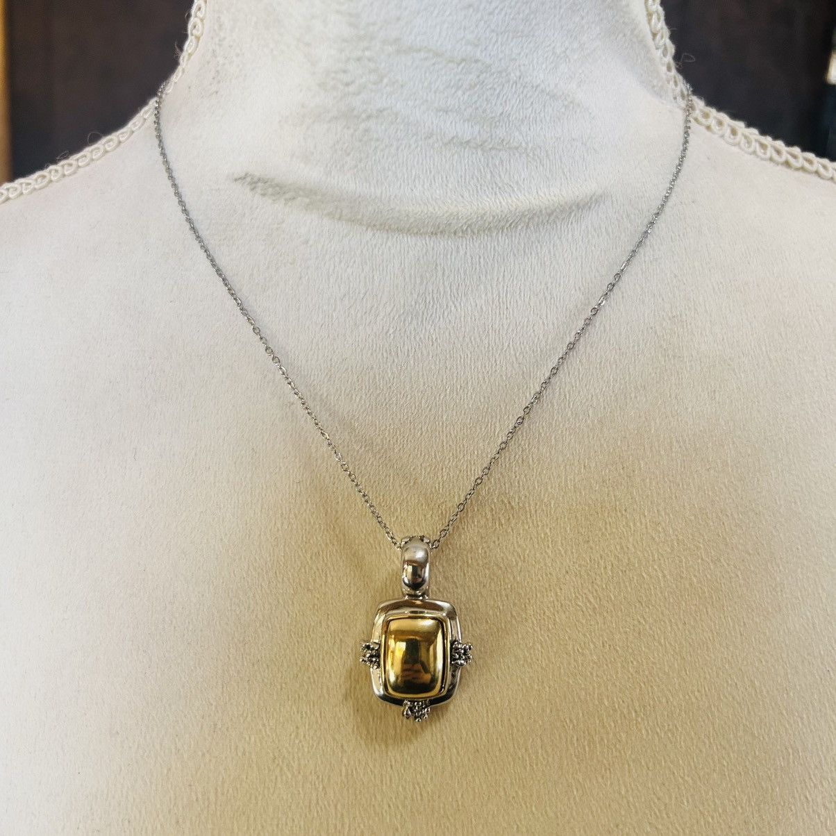 Vintage Vintage 80s dual tone snap bale pendant on chain necklace Size ONE SIZE - 3 Thumbnail