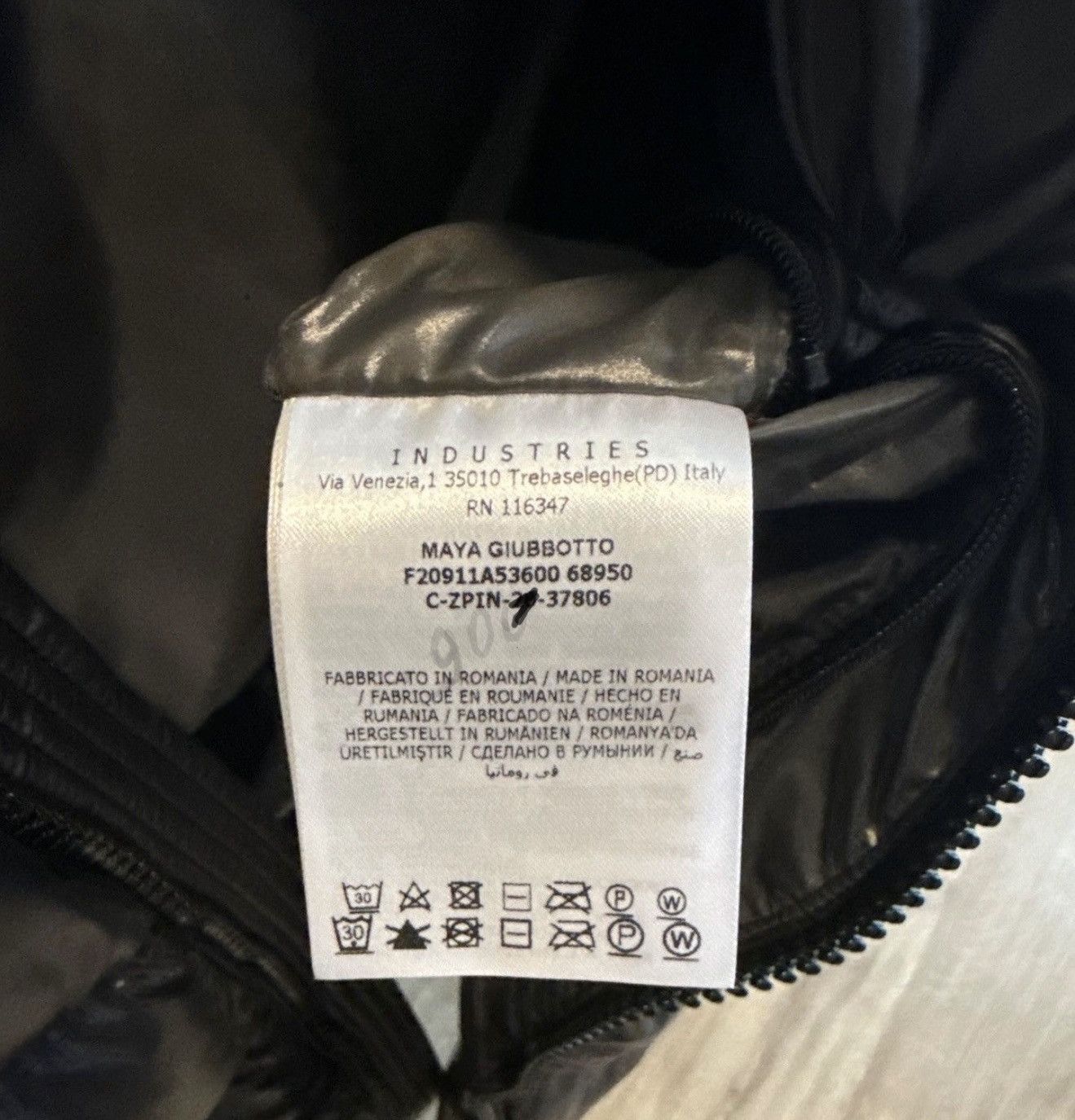 Moncler Moncler Maya down jacket Size US M / EU 48-50 / 2 - 12 Thumbnail