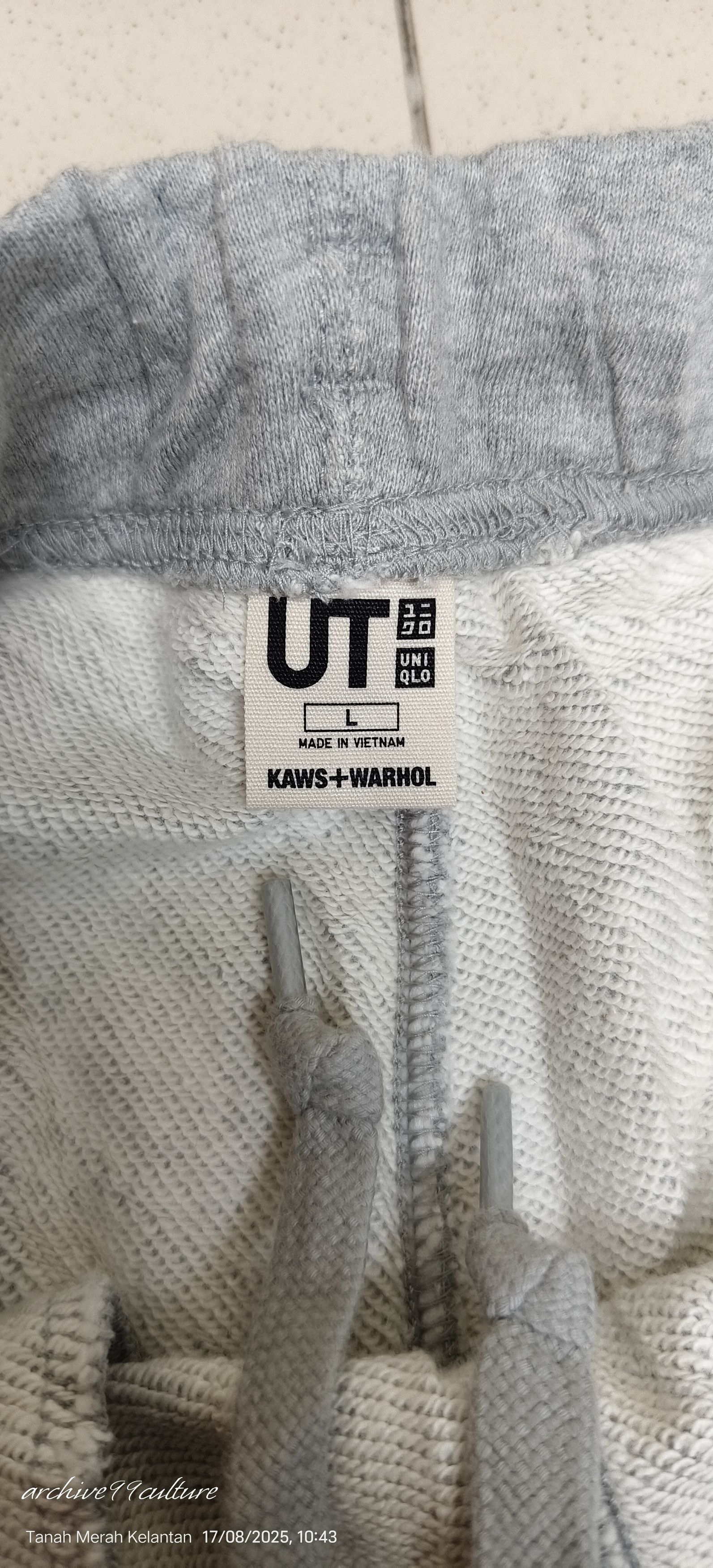 Andy Warhol × Kaws × Uniqlo AW2024 UT x Andy Warhol x Kaws sweatpants L Size US 33 - 3 Thumbnail