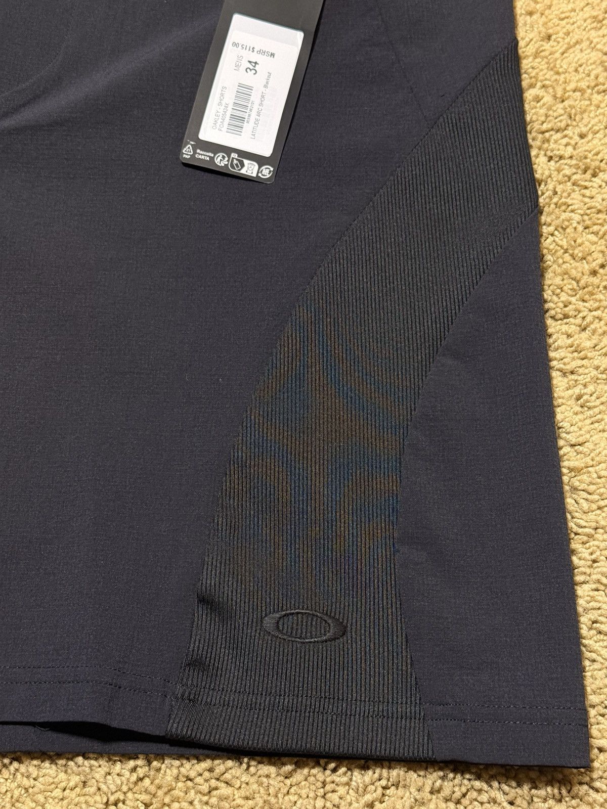 Oakley Oakley Latitude Arc Shorts Black size Large BNWT $115 Retail Size US 34 / EU 50 - 3 Thumbnail