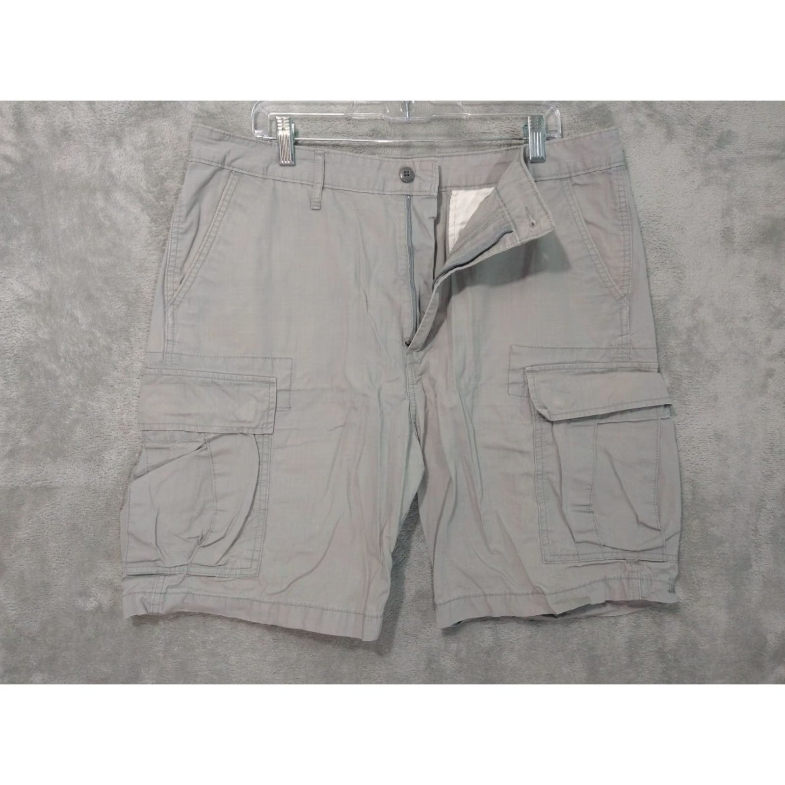 Levi's Levi's Cargo Shorts Mens 36 Gray Canvas Cotton Regular 9in Inseam Zip Front Cargo Pocket Grunge Street Wear Vintage No Size US 36 / EU 52 - 2 Thumbnail