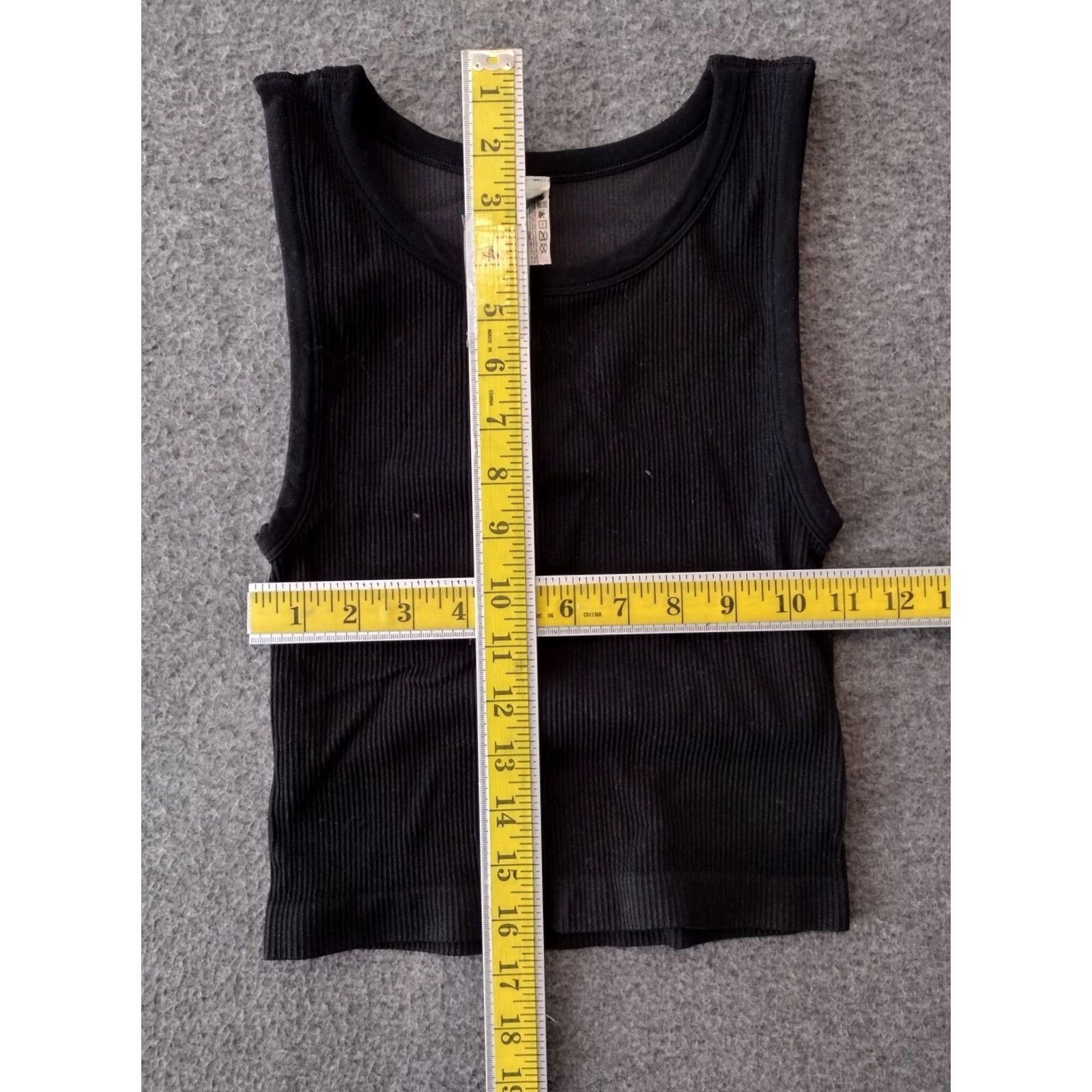 Vintage Sunday Best Women's Black Sleeveless Scoop Neck Ribbed Tank Top M Shirt Adult Black Ribbed Tank Top Size M / US 6-8 / IT 42-44 - 4 Thumbnail