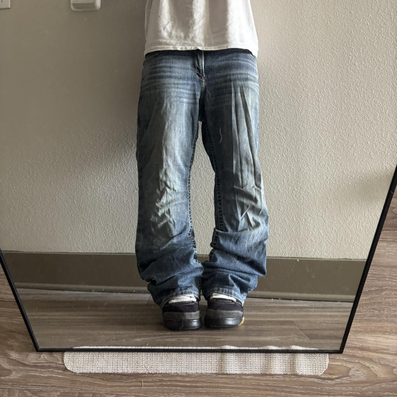 Vintage Crazy Vintage Y2K/2000s Grunge Dark Wash Faded Denim Jeans! 31x32 Size US 31 - 1 Thumbnail