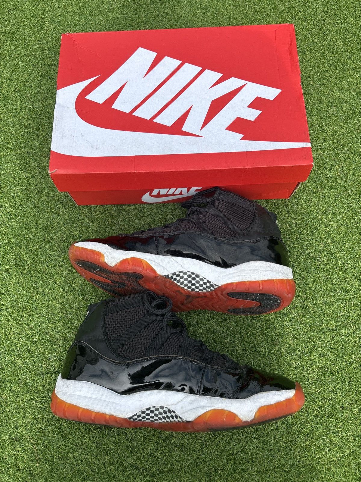 Jordan Brand 1997 Jordan 11 Bred Size US 11 / EU 44 - 2 Thumbnail