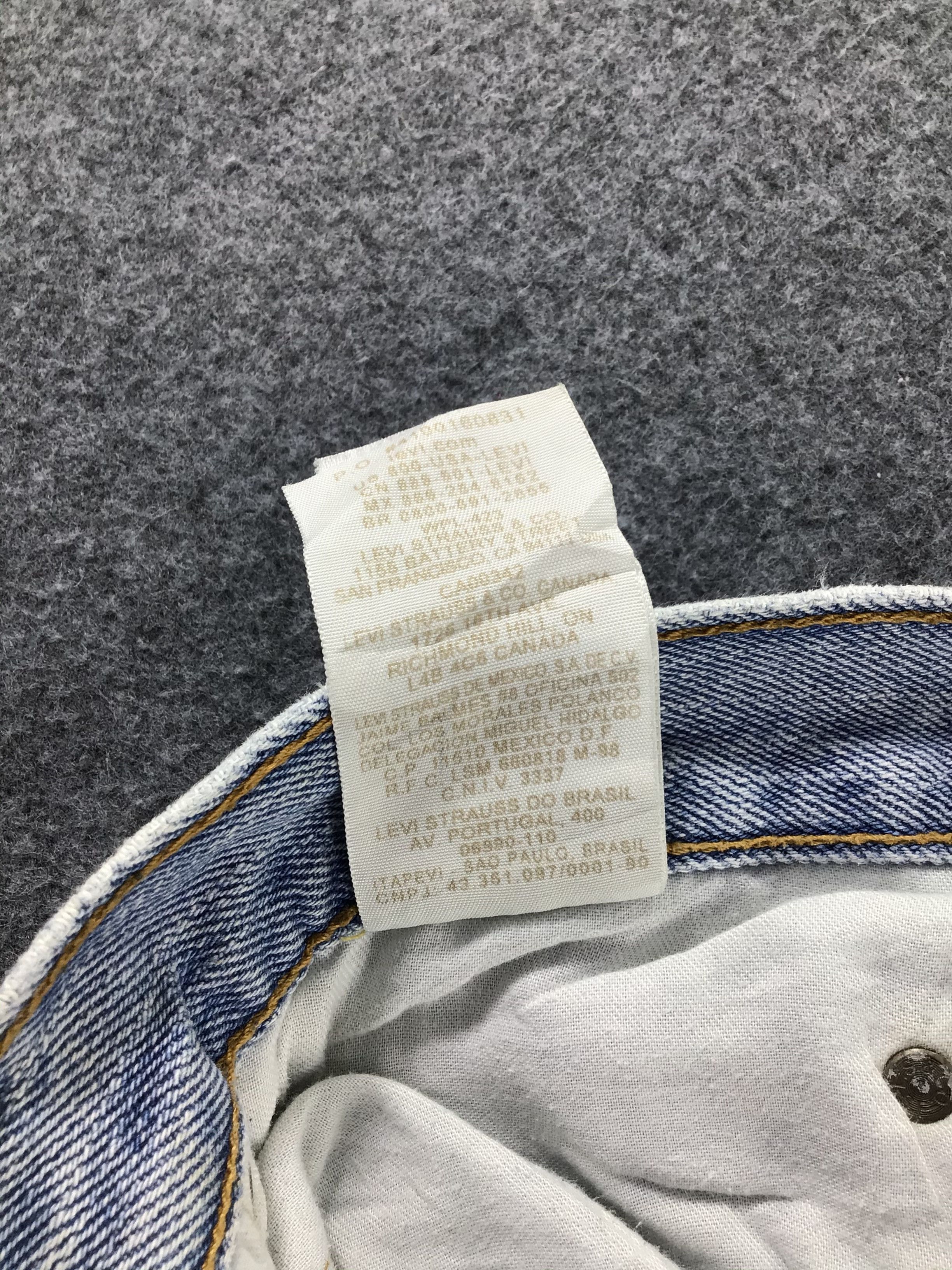 Levi's Vintage Levis 550 Jeans Dirty Faded Blue Denim -J543 Size US 36 / EU 52 - 11 Thumbnail