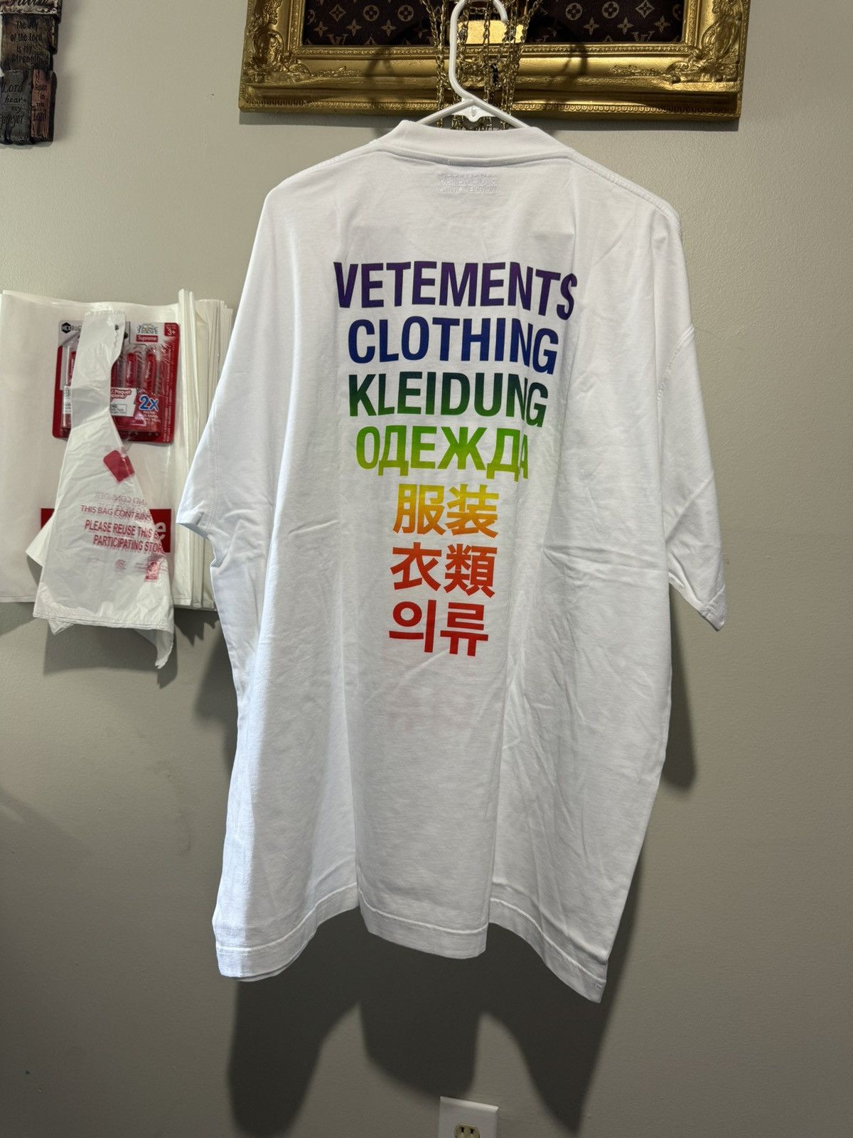 Vetements Vetements White Rainbow Translation Tee Medium Size US M / EU 48-50 / 2 - 13 Thumbnail