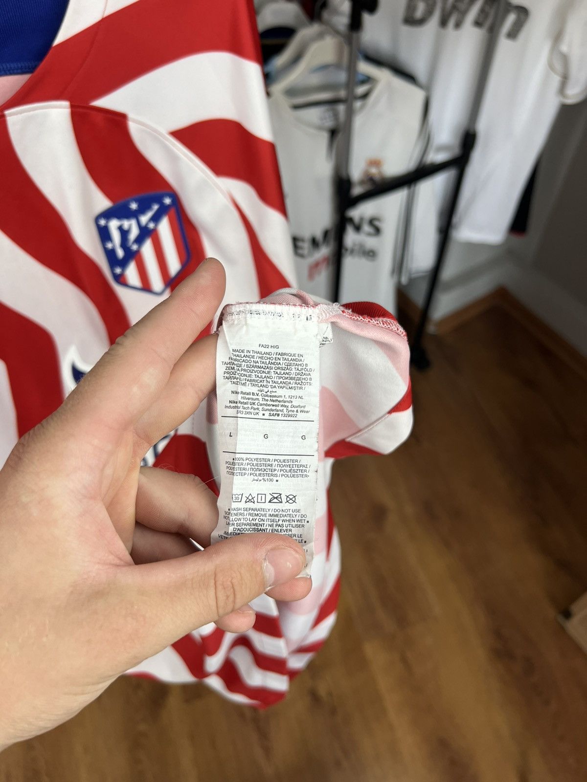 Nike Soccer Jersey Nike Atletico Madrid 2022/23 Size US L / EU 52-54 / 3 - 9 Thumbnail