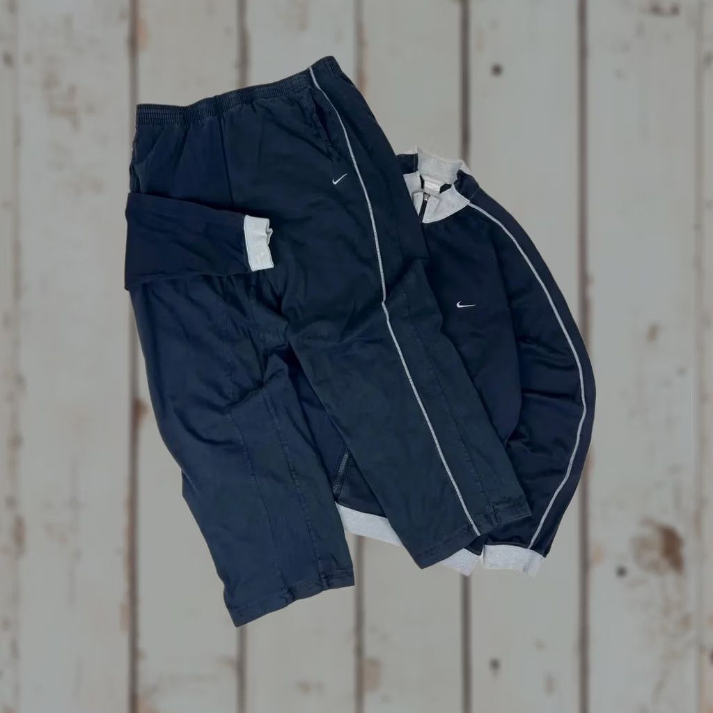 Nike VINTAGE Nike Tracksuit Jacket Pants Set 2XL Black Nike Tracksuit Mens 2XL Black Stripe Swoosh 00s Size 48R - 1 Thumbnail
