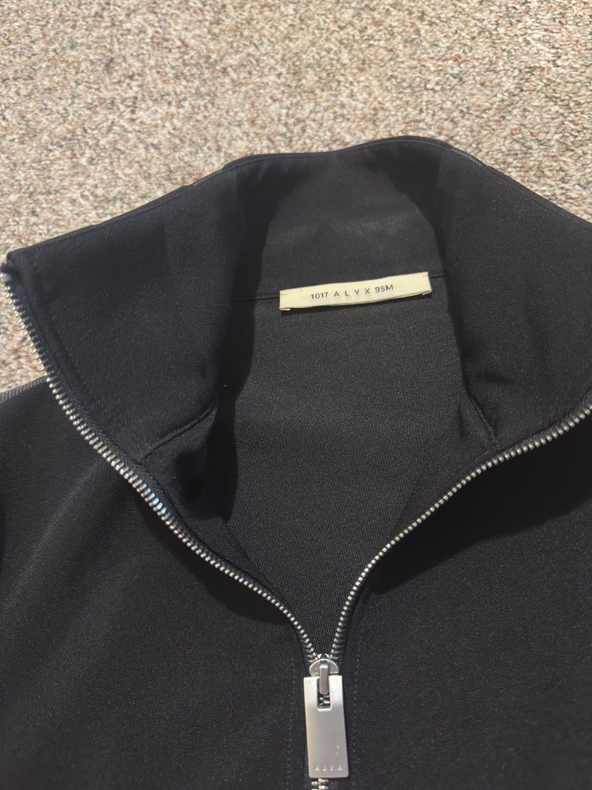 1017 ALYX 9SM 1017 ALYX 9SM BLACK BUCKLE SWEATER / TRACK JACKET Size US S / EU 44-46 / 1 - 5 Thumbnail