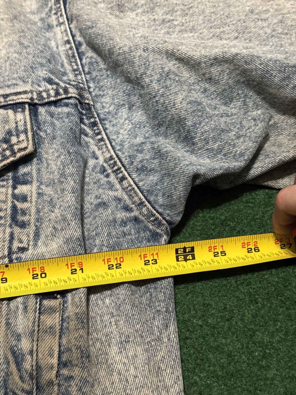 Levi's Vintage Clothing Vintage 80s Levi’s Denim Trucker Jacket Large Distressed Size US L / EU 52-54 / 3 - 8 Thumbnail