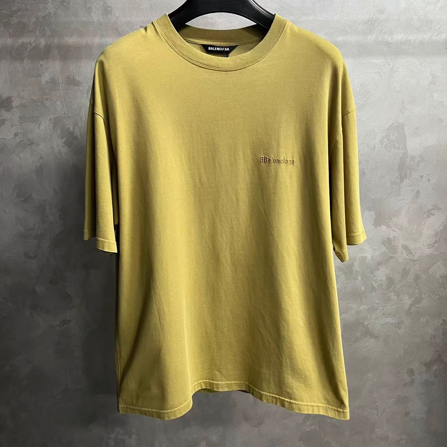 Balenciaga Balenciaga khaki oversized crewneck logo short sleeve tee XS Size US XS / EU 42 / 0 - 1 Thumbnail