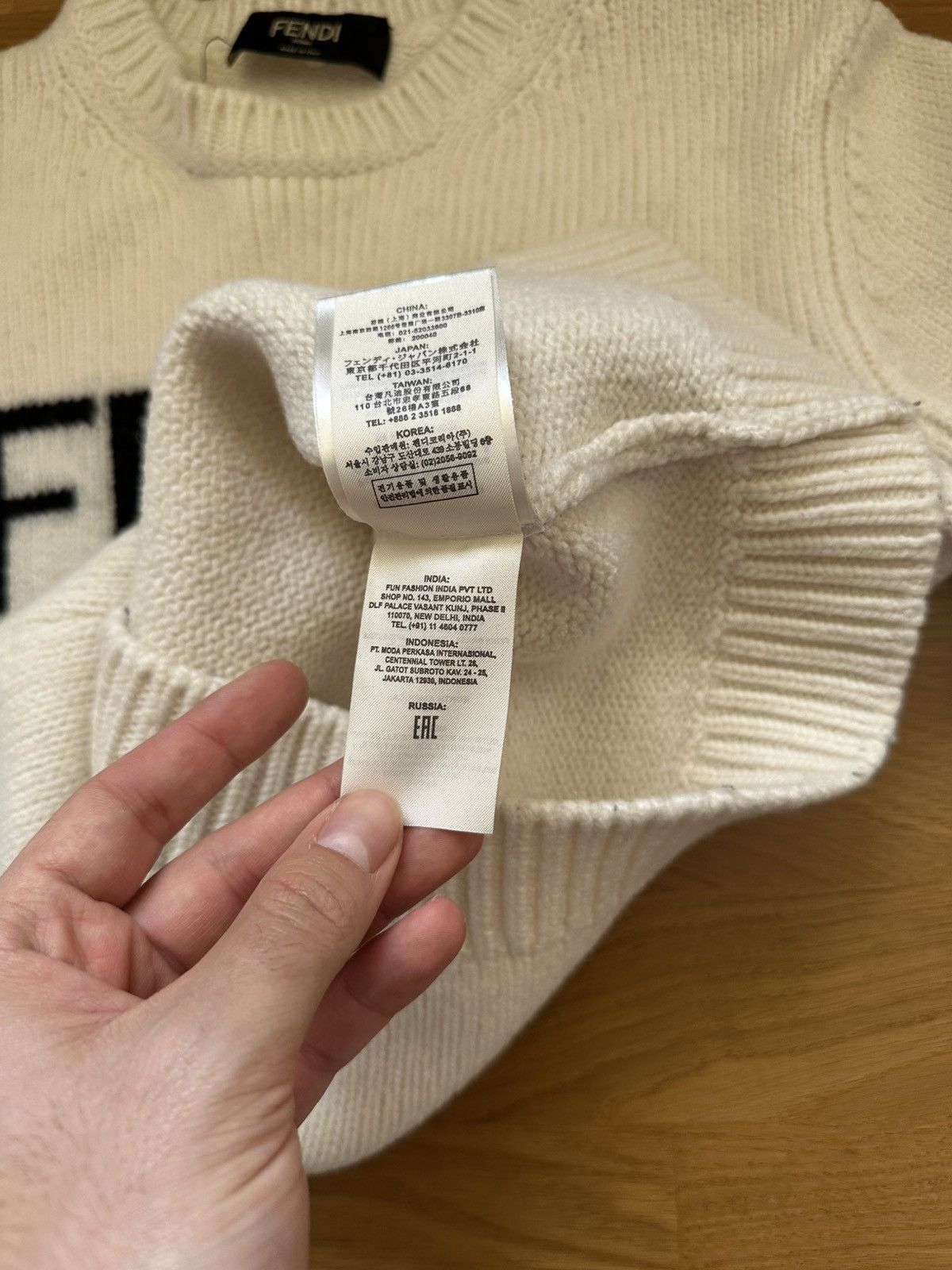 Fendi Fendi Logo Knit Sweater White Size US M / EU 48-50 / 2 - 8 Thumbnail