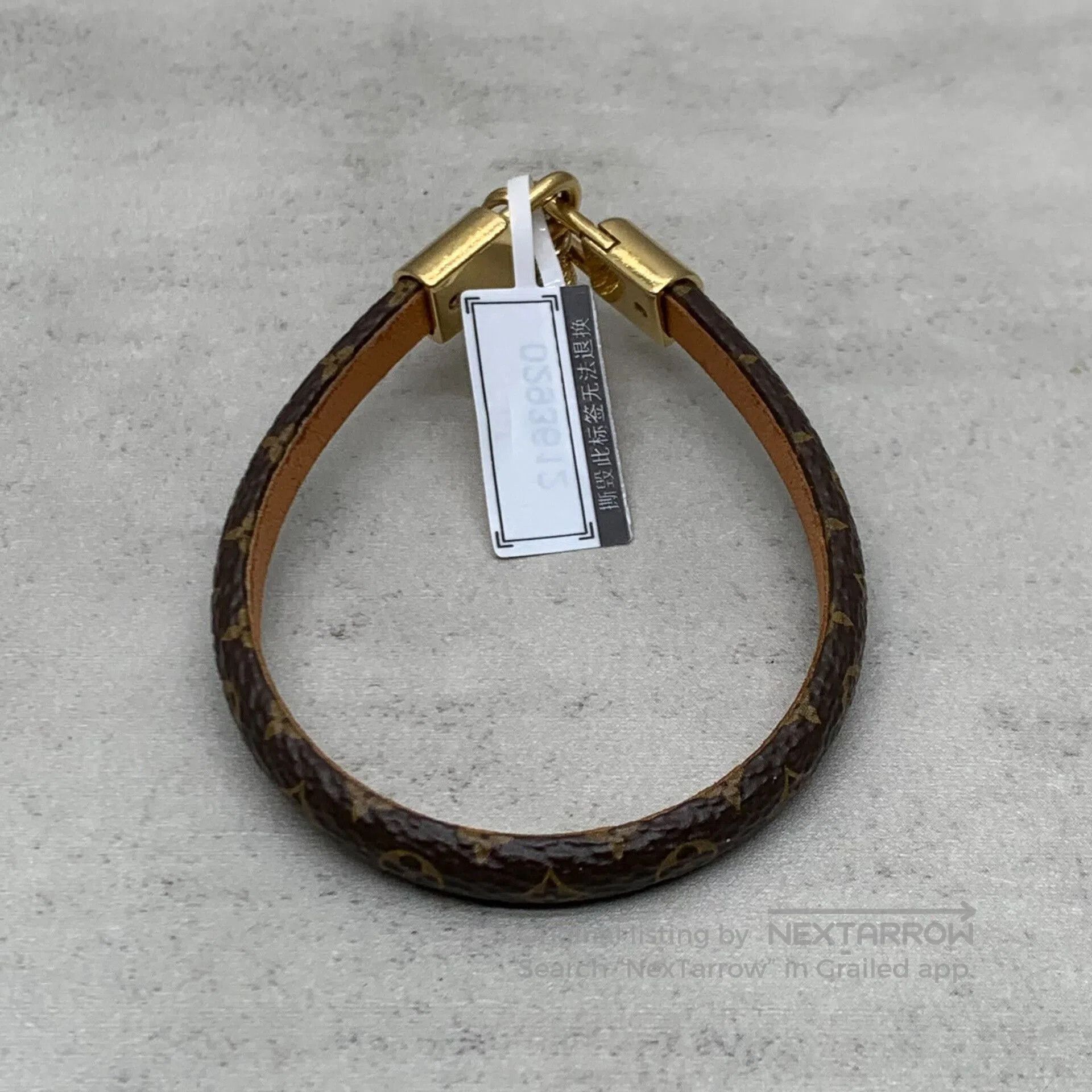 Louis Vuitton lv brown monogram bracelet with gold clasp. Size ONE SIZE - 3 Thumbnail