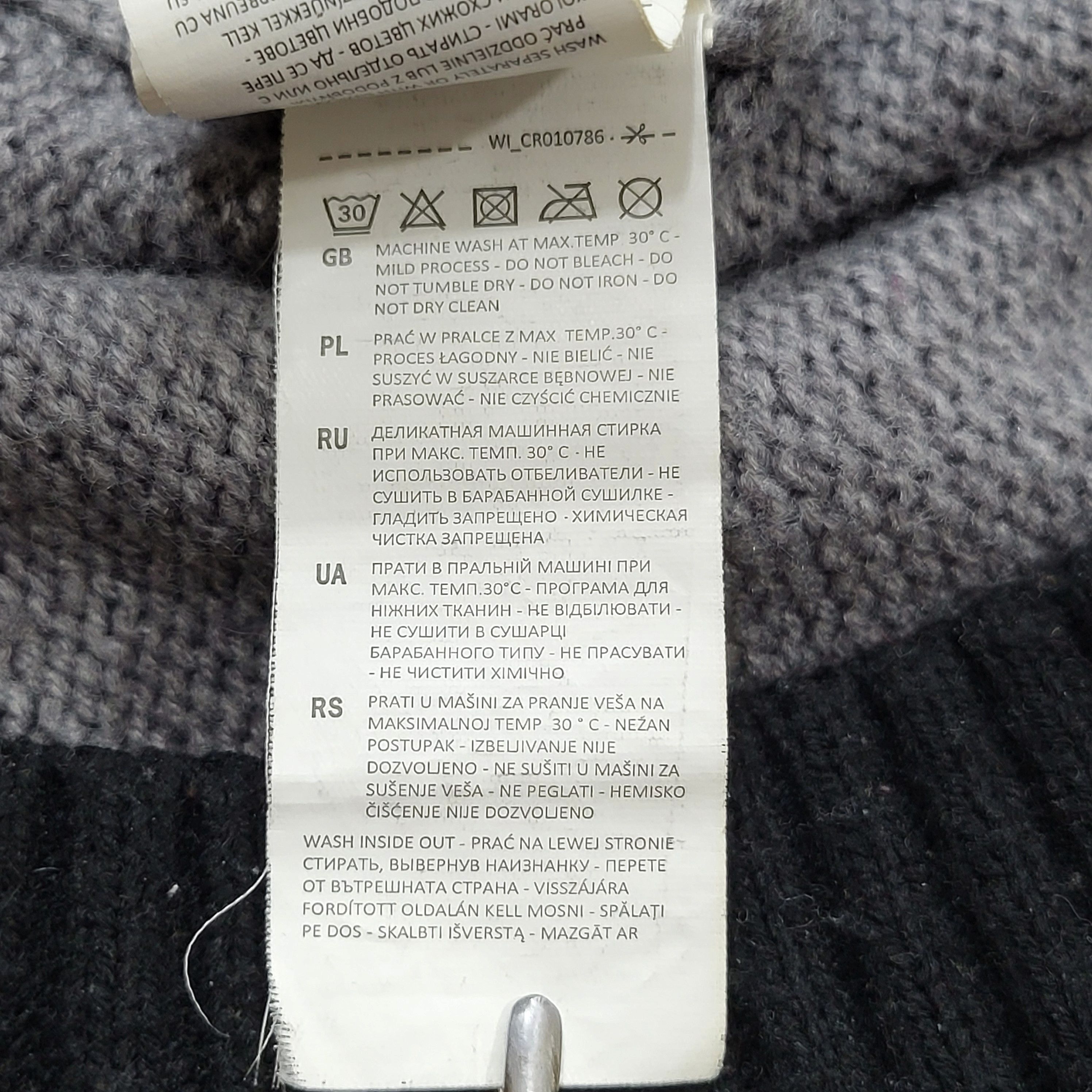 Other Snowboard.Designer sweater.Size M but fit L.. Size US M / EU 48-50 / 2 - 8 Thumbnail
