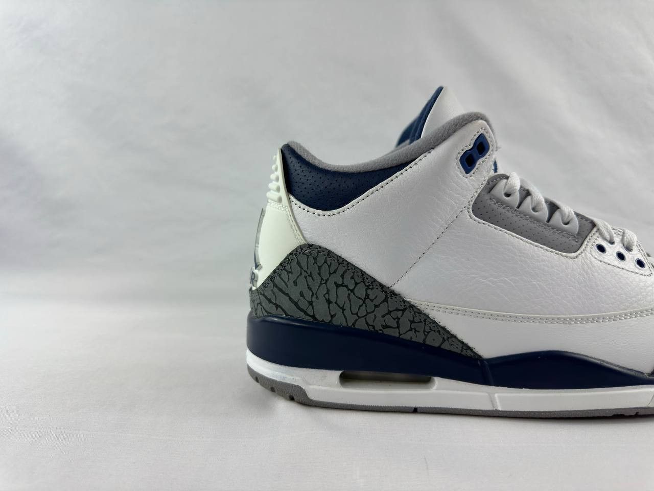 Nike Nike Air Jordan 3 Retro 'Midnight Navy' CT8532-140 Size US 10 / EU 43 - 2 Thumbnail