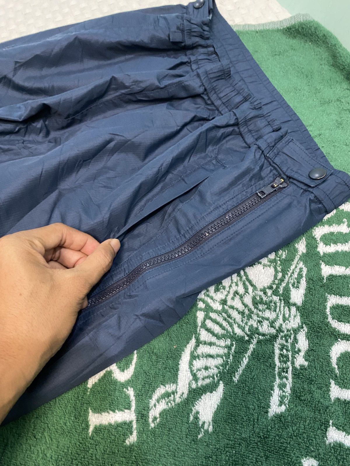 Carhartt Wip × Nike 💥 VINTAGE NIKE BAGGY ZIPPED 90S NYLON WIDE TRACK PANTS Y2K Size US 30 / EU 46 - 7 Thumbnail
