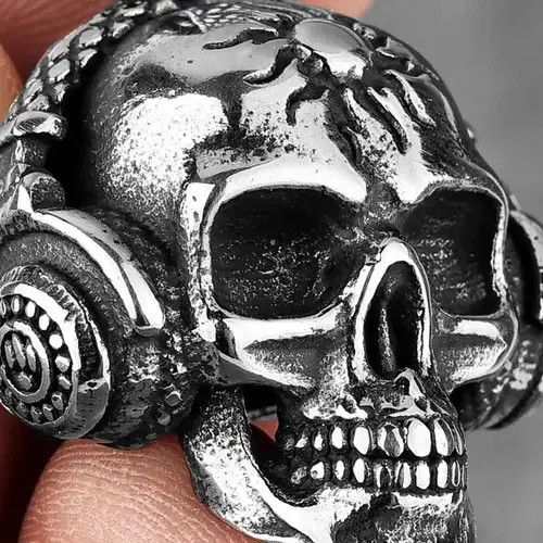 Handmade × Jewelry × Vintage Death Roock Headphone Skull Necklaces Size ONE SIZE - 4 Thumbnail